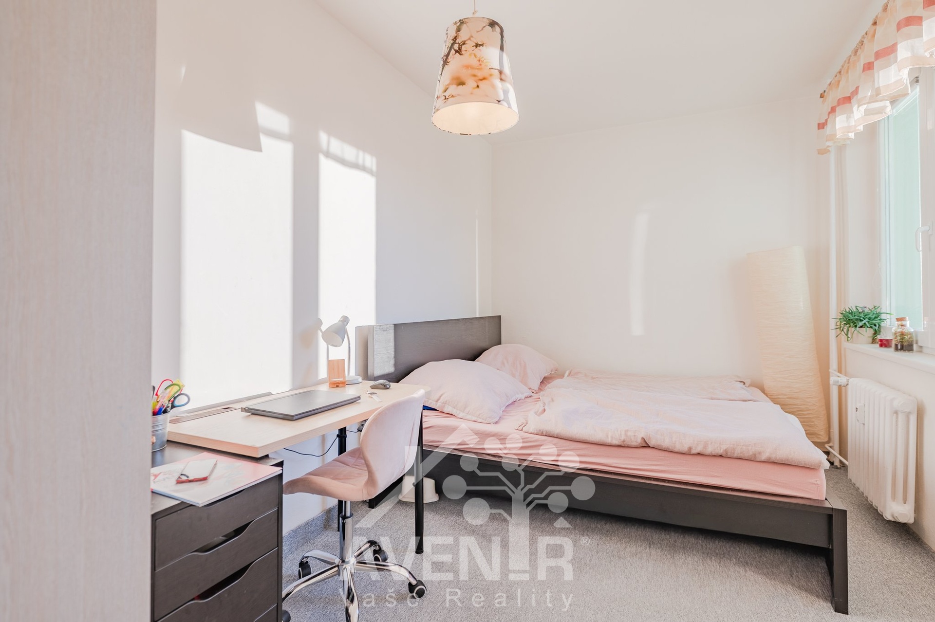 Loz?nice s pracovnou pohled od chodby  