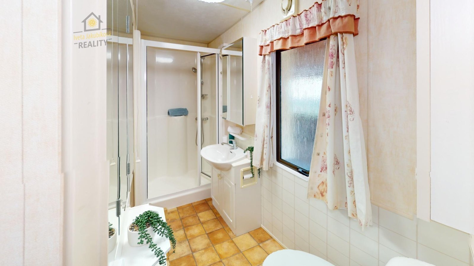 Lustenice-Mobilheim-Bathroom.jpg