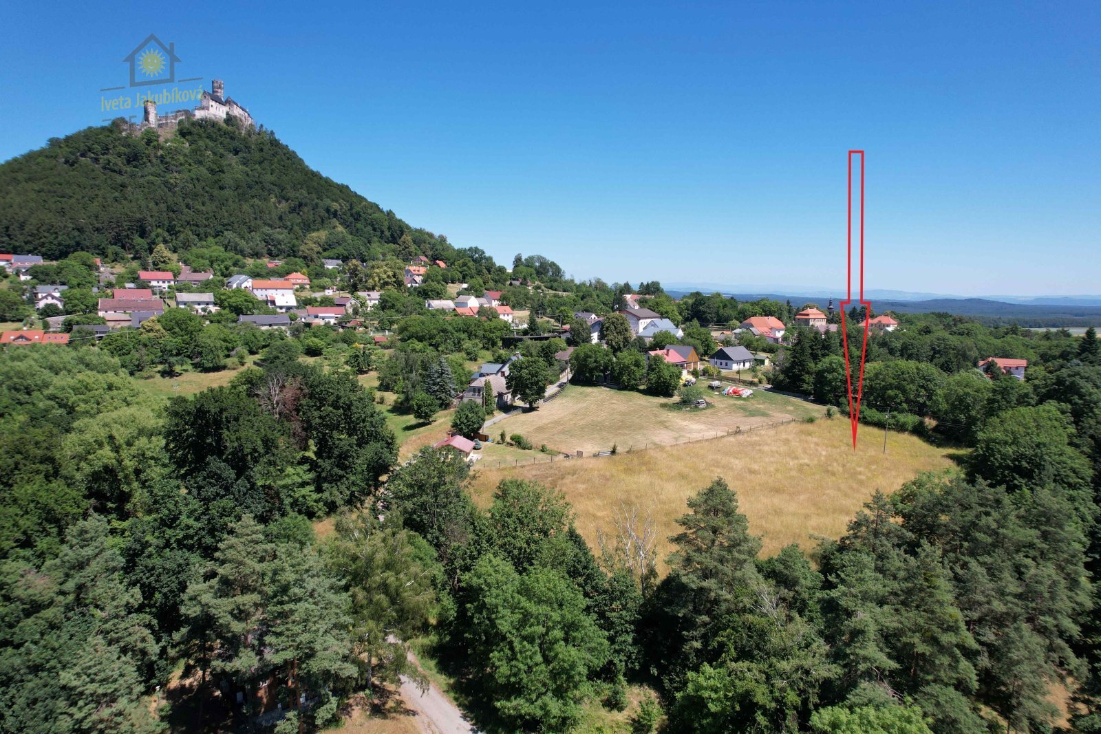 Pozemek dráty šipka1.jpg