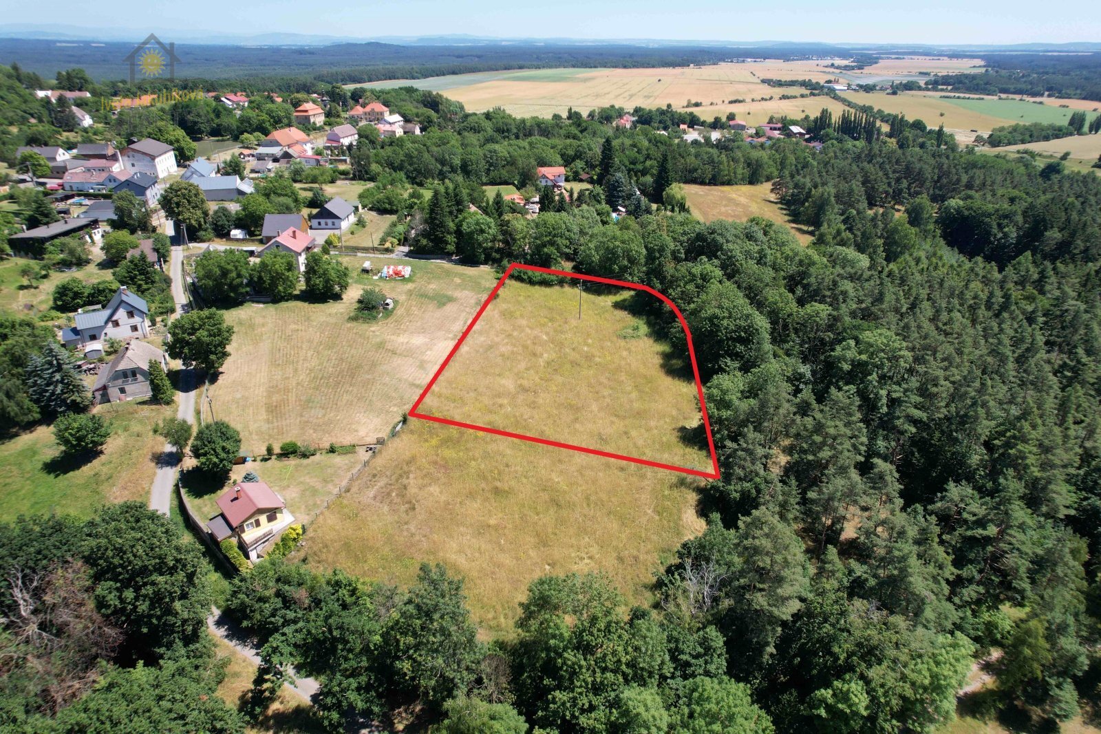 Pozemek dráty1.jpg