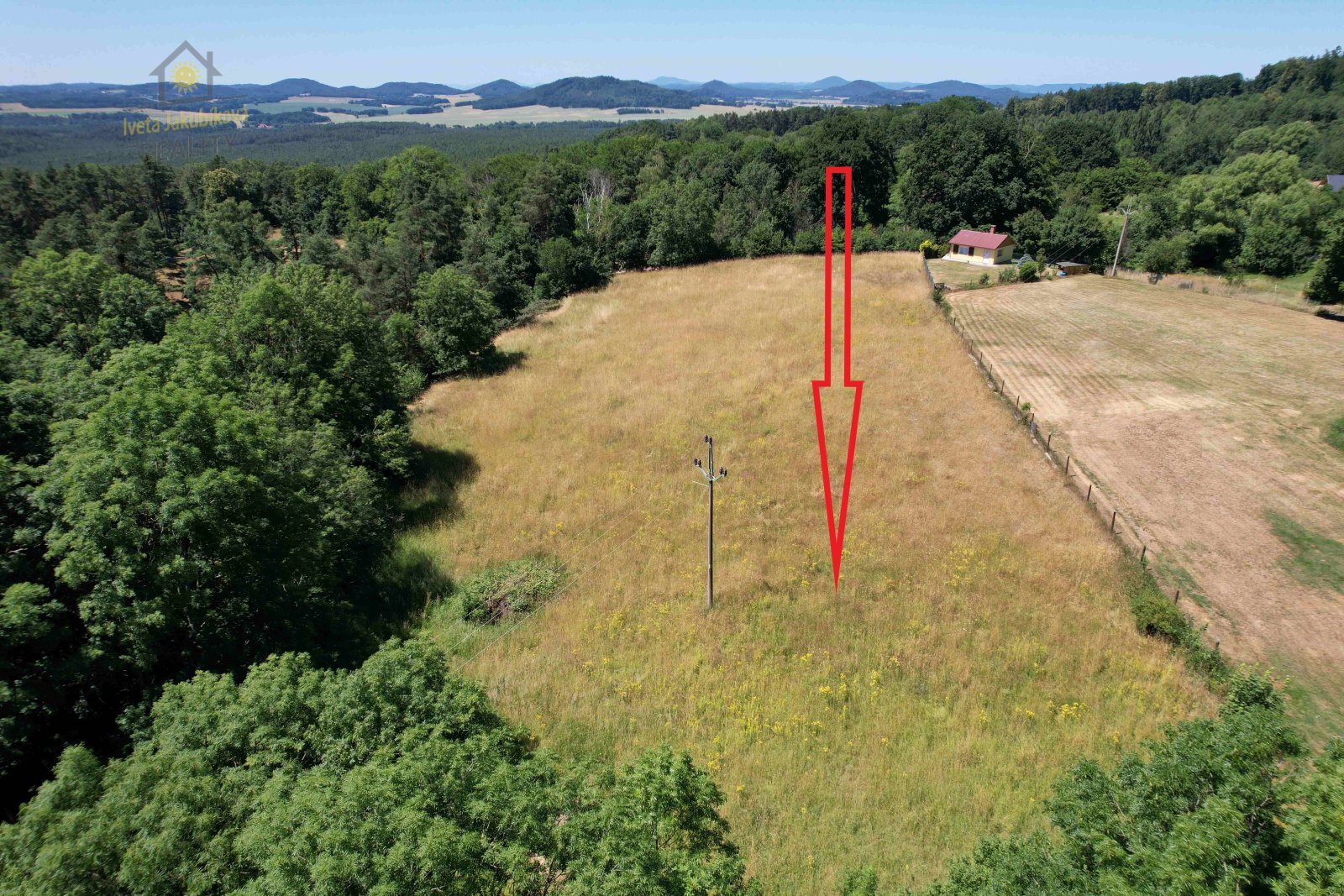 Pozemek dráty šipka2.jpg