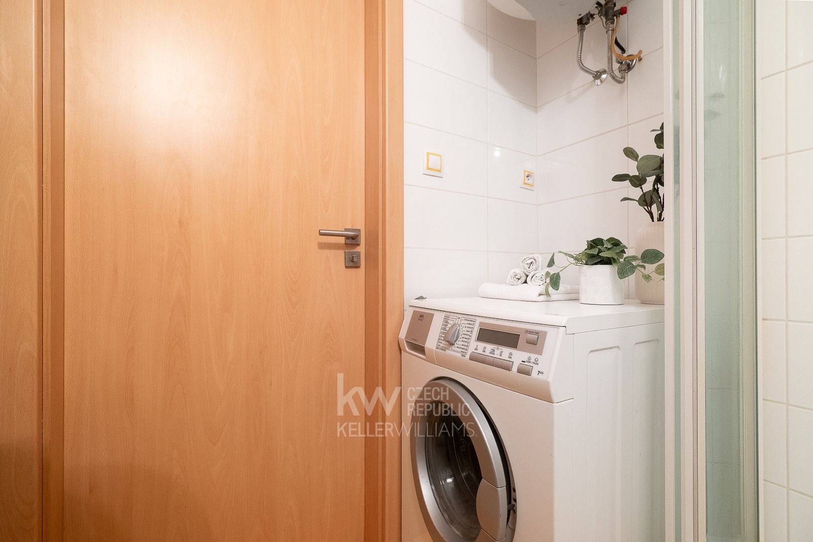 Prodej 1+kk Černokostelecká koupelna
