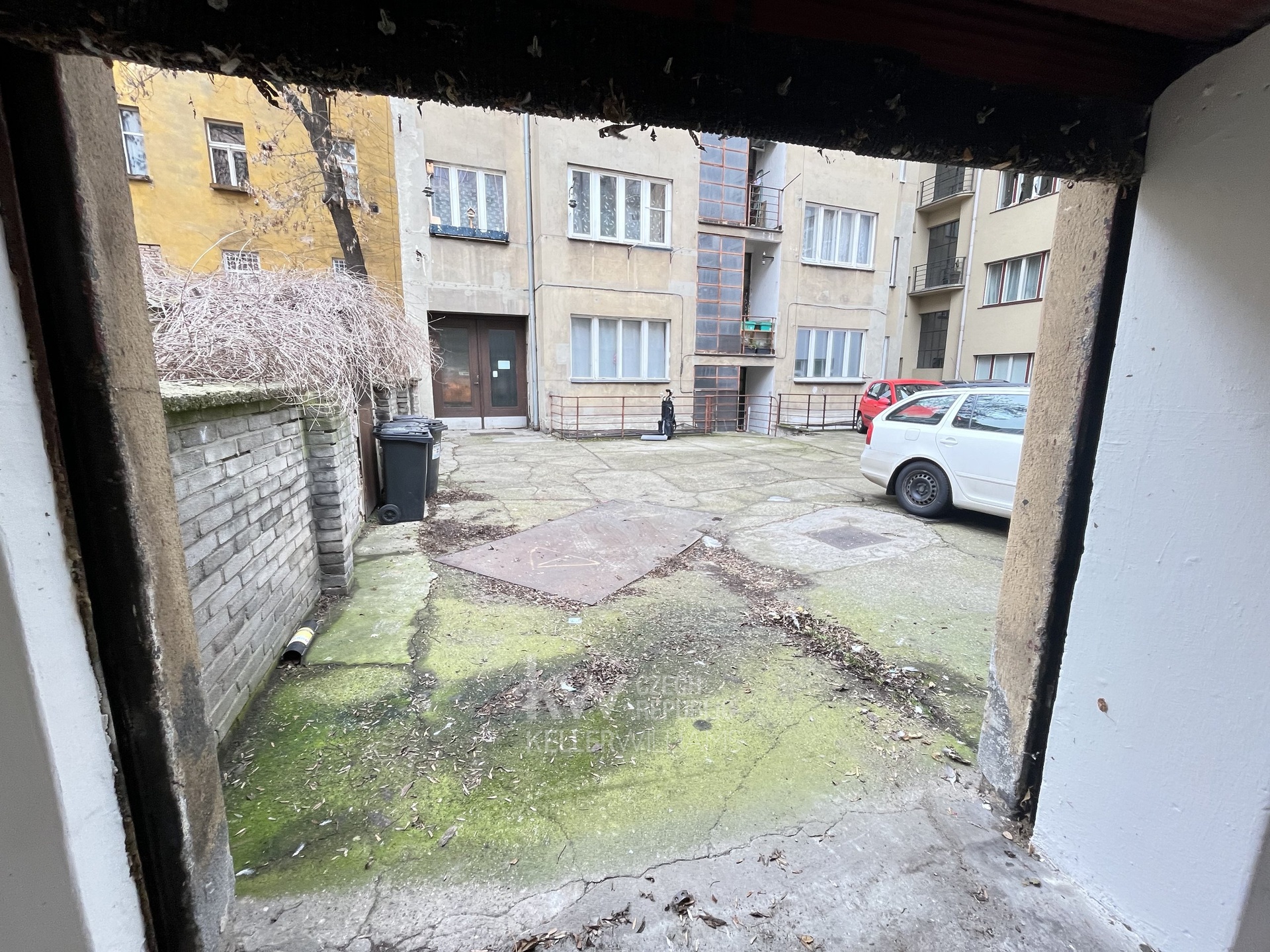 Garáž Šternberkova- Vrzáková & Boháč