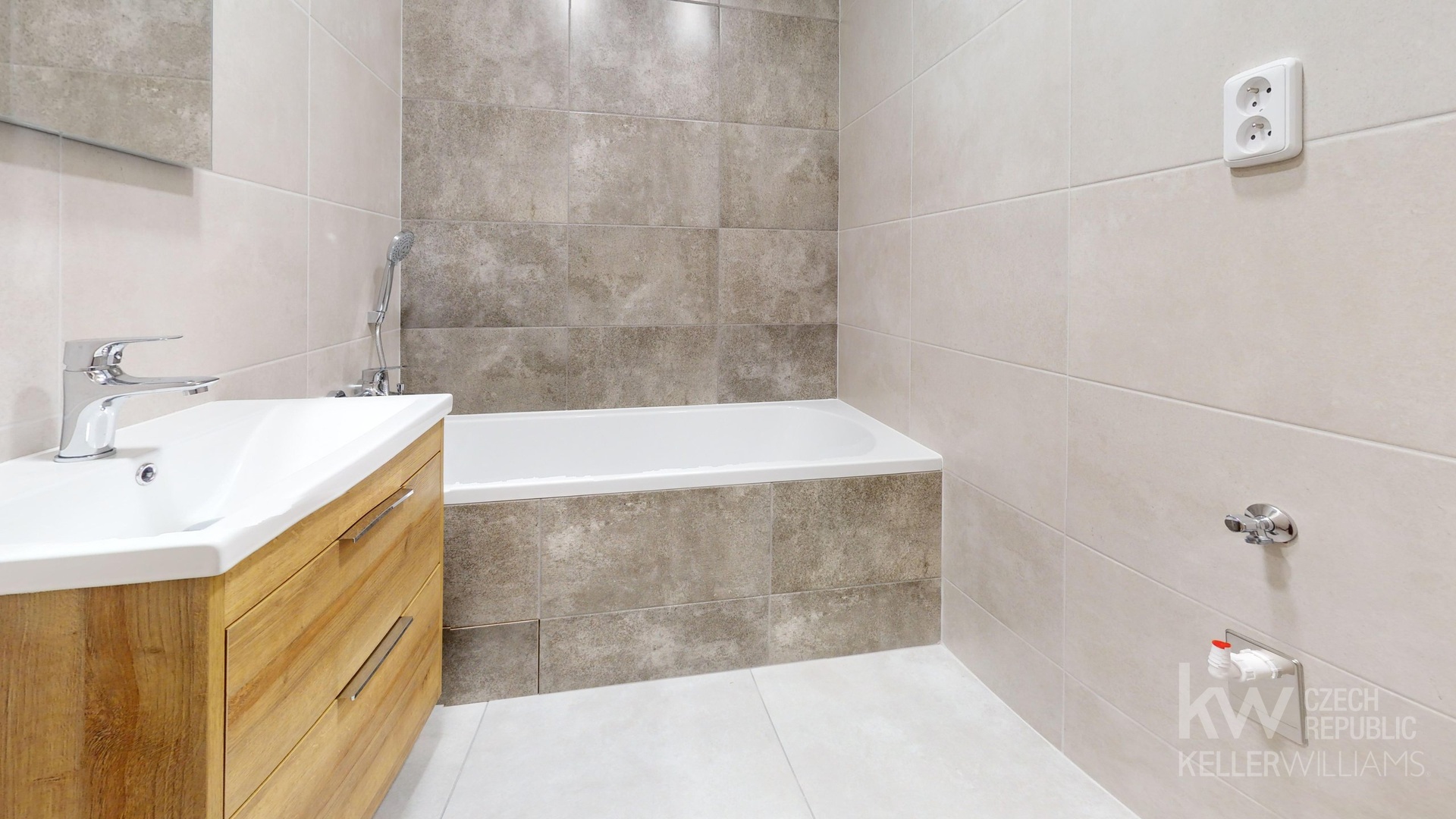 16. Untitled-Bathroom