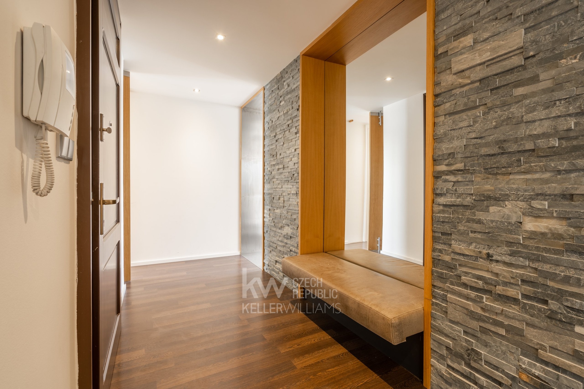 Byt 5+1, ul. Kodaňská - Vrzáková & Boháč