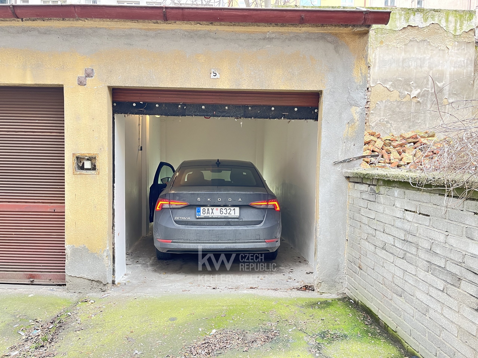 Garáž Šternberkova- Vrzáková & Boháč