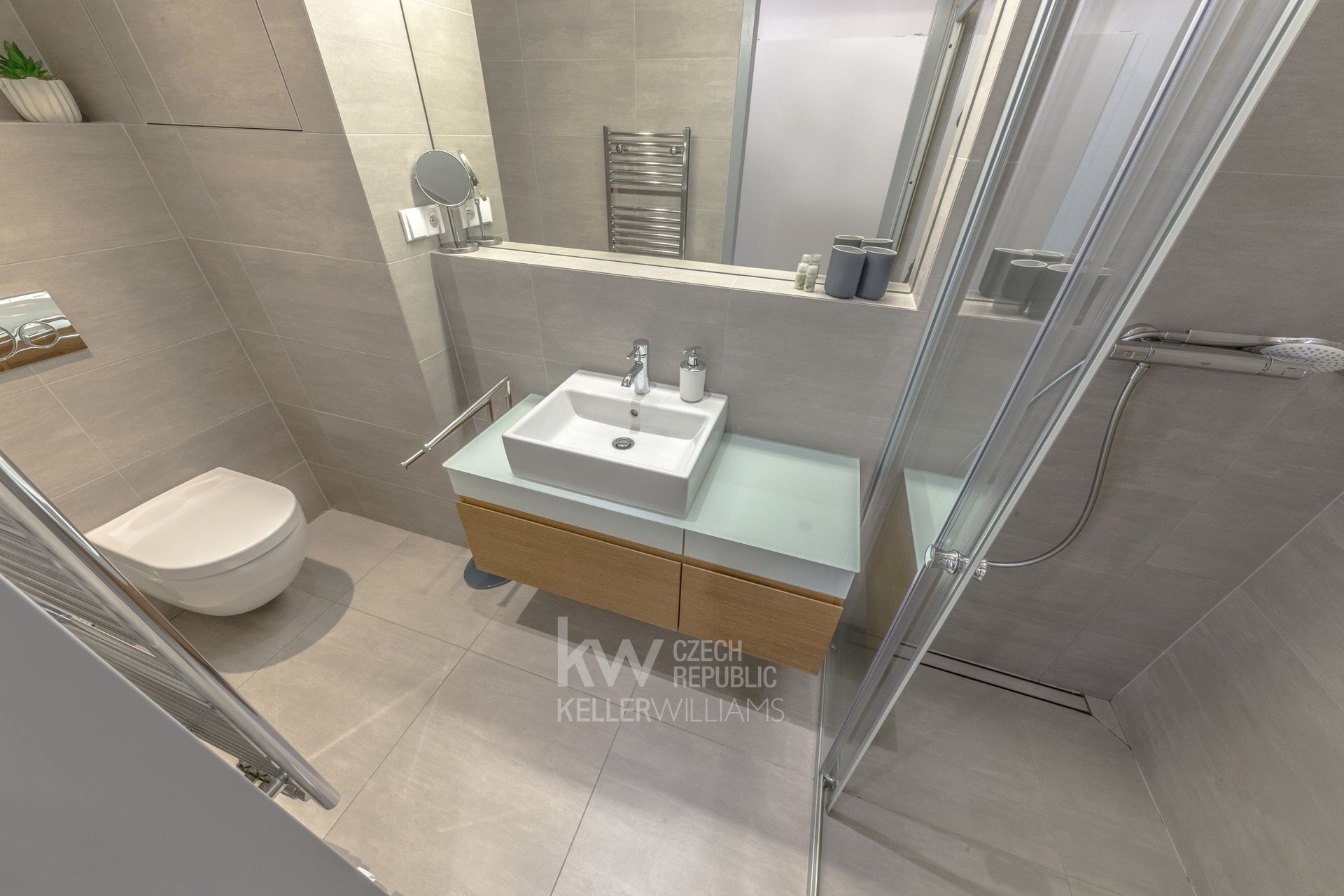 WE6A1813-HDR