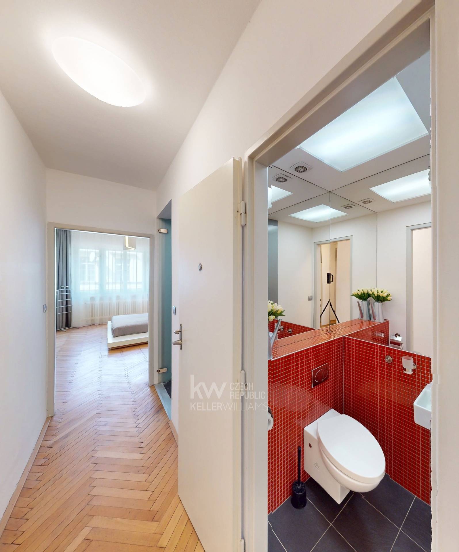 Chodba a wc/ Hall and separate wc