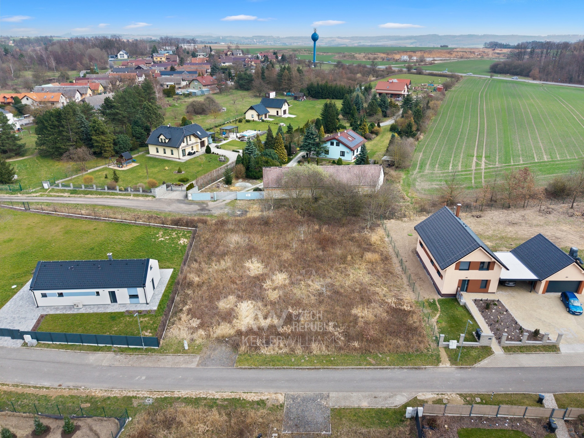 Pohled na pozemek směrem na východ