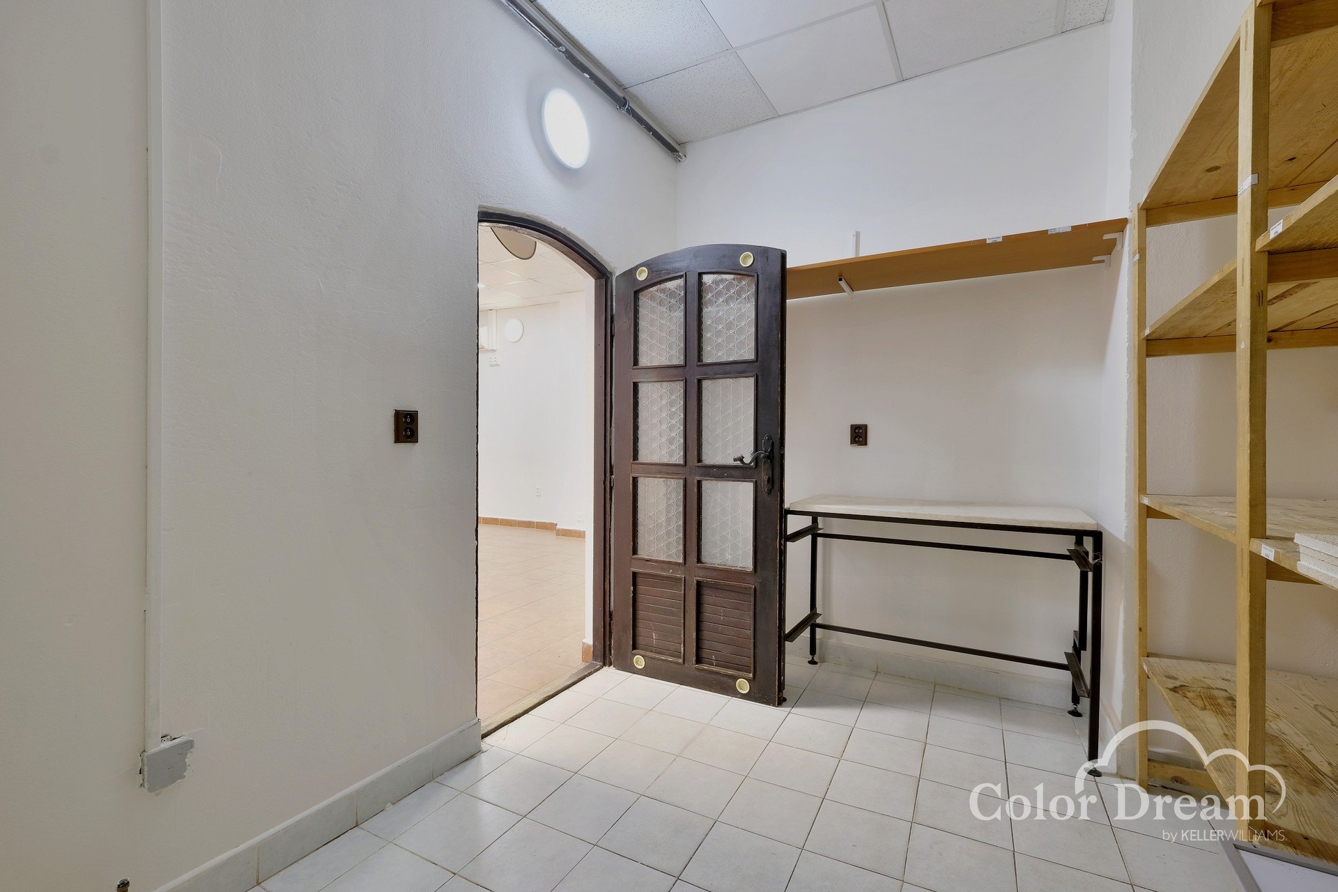 Sklad - pohled na vstup