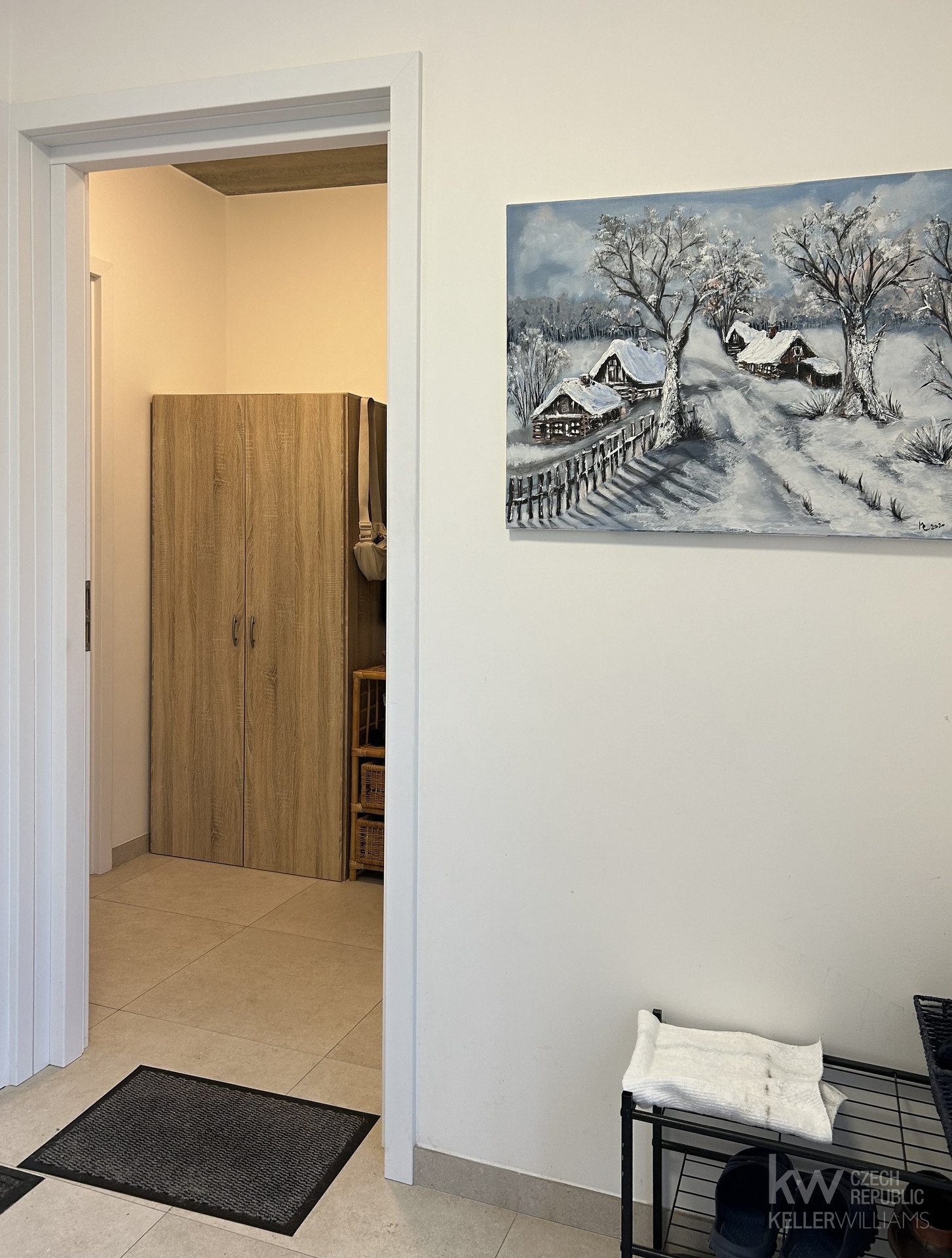 Vstup do bytu ze společné haly