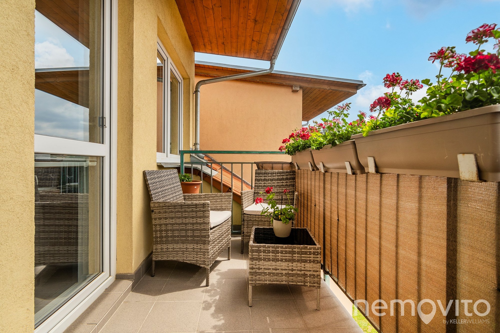 Balkon #prodej #byt #nehvizdy @nemovito