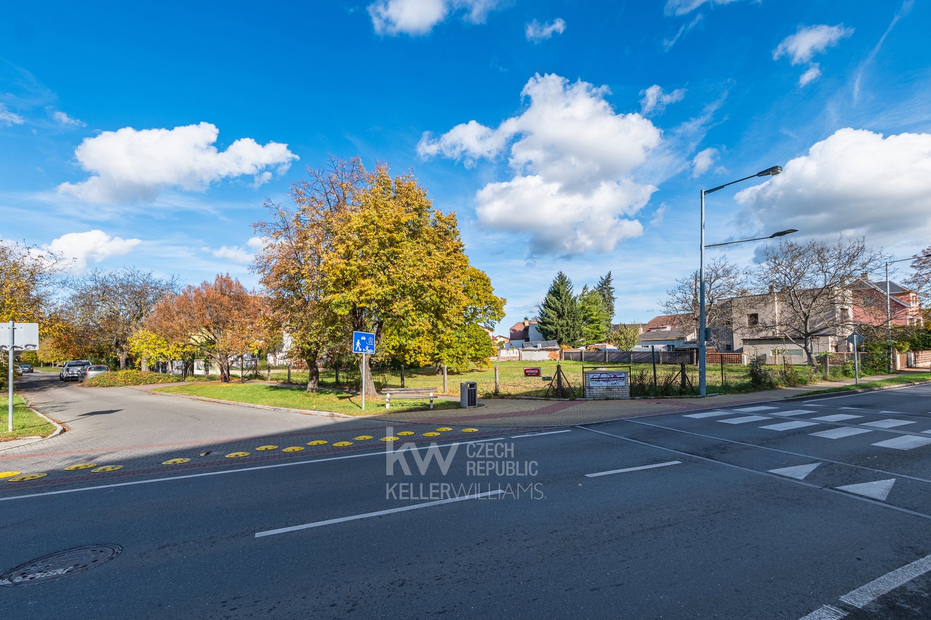 pozemek na bydleni? Kbely_8875