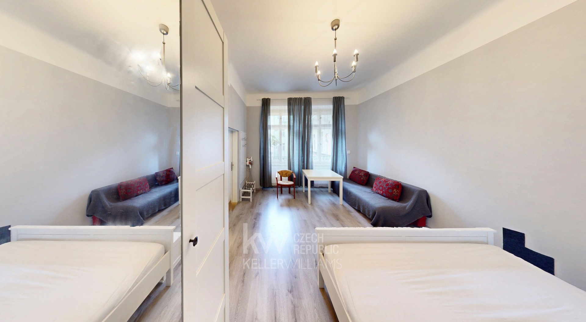 Ložnice/ Bedroom