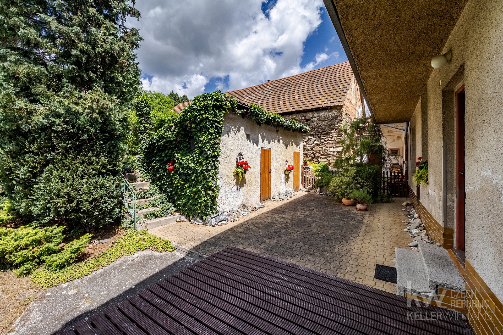 P2046437-HDR