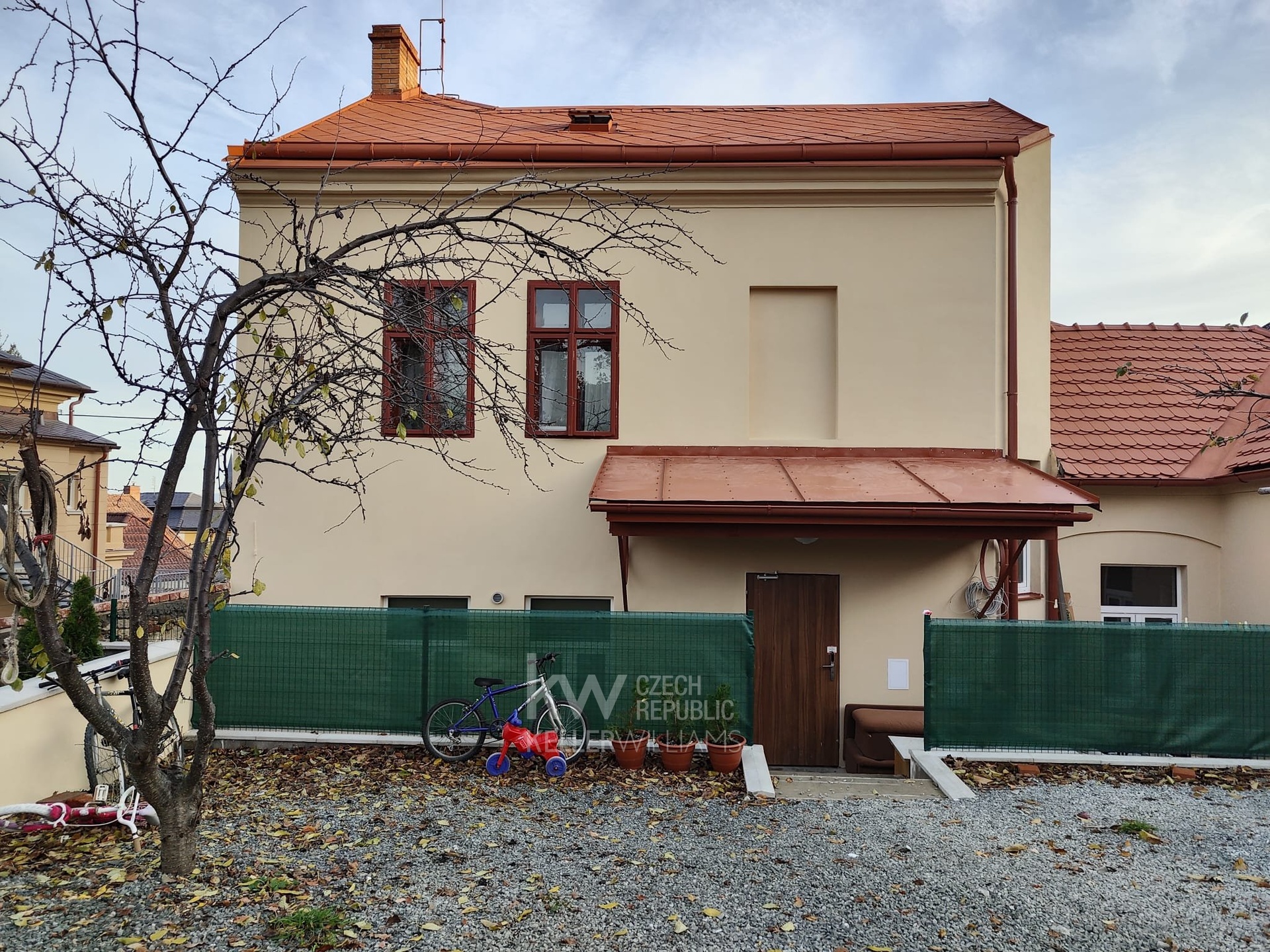 WhatsApp Image 2025-11-20 at 09.25.34 (1)