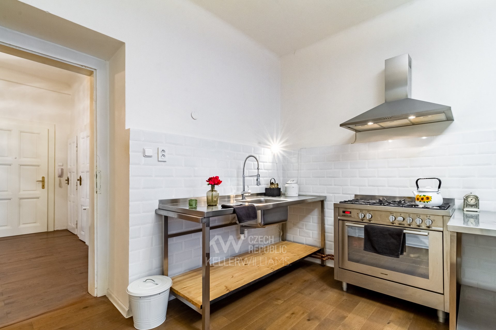 Byt 3+1, ul. Národní obrany - Vrzáková & Boháč