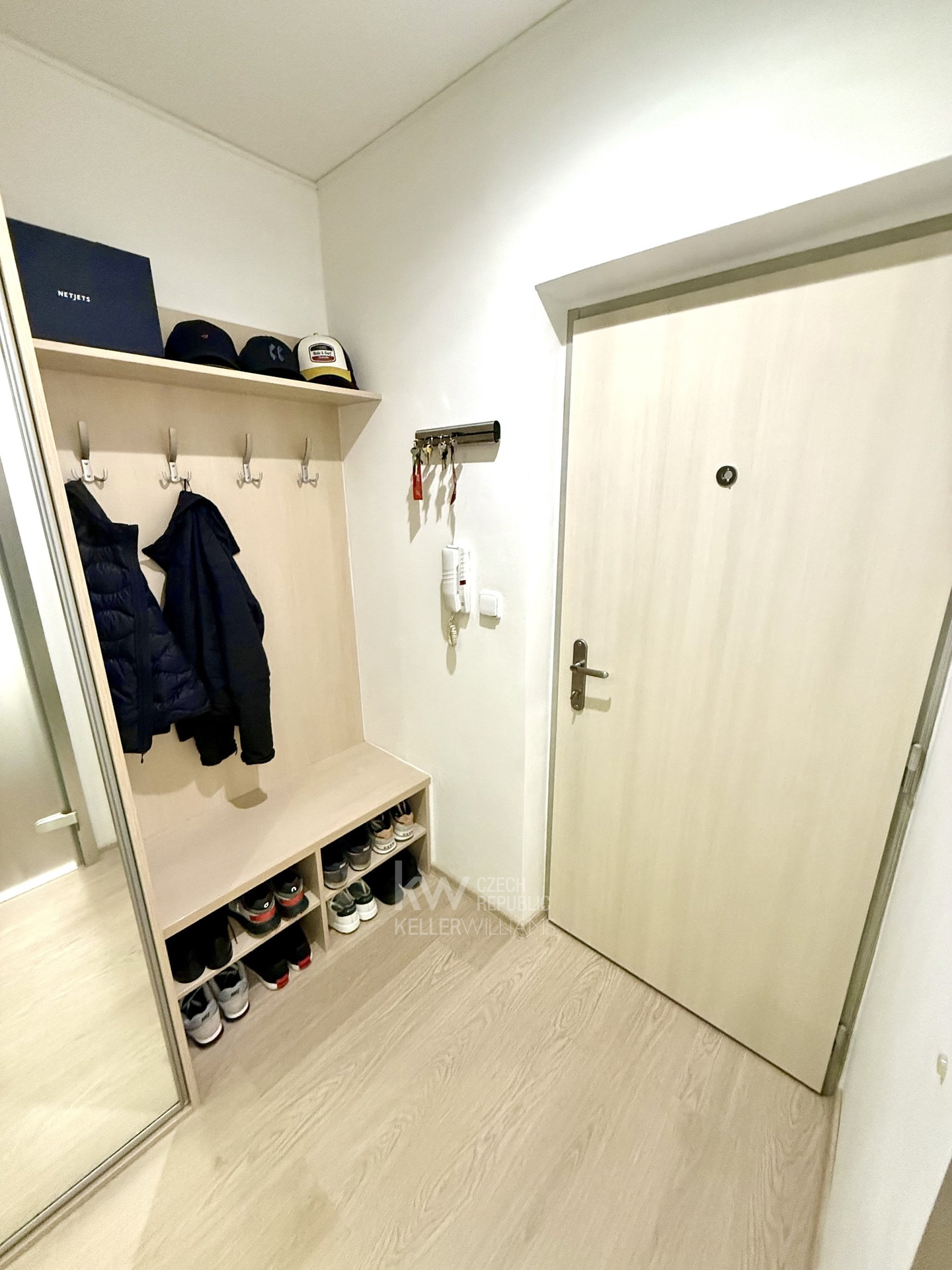 Chodba 2 (jak může vypadat vybavená)