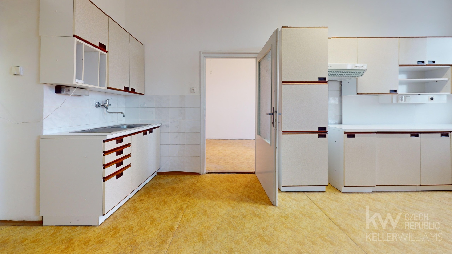 7.1. Pronajem-2kk-9-Kvetna-Tabor-Kitchen 1