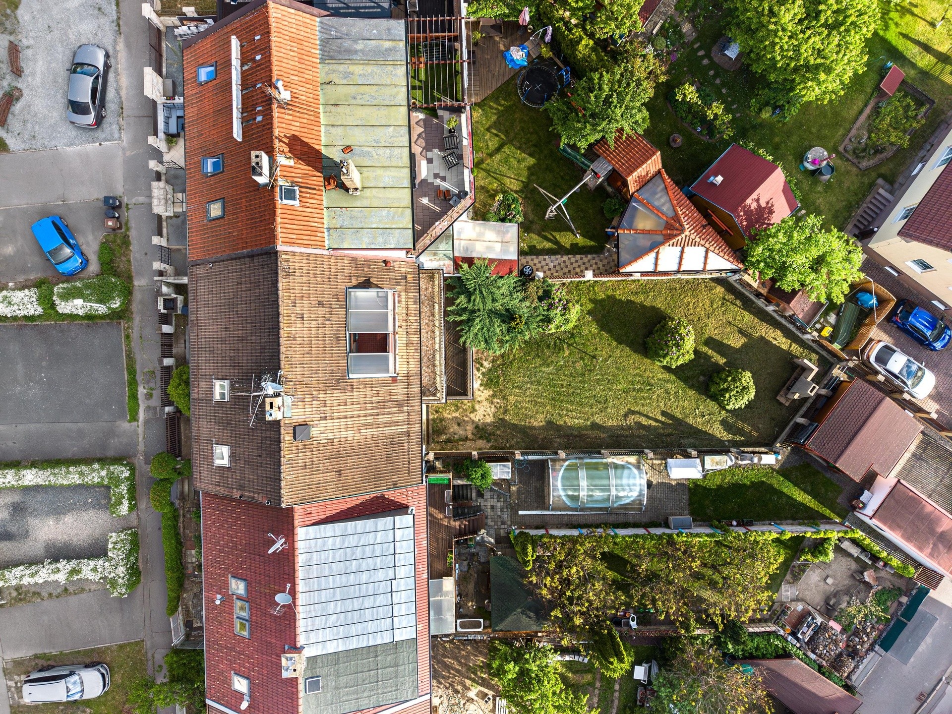 dolnojirčanská - dron - pohled shora