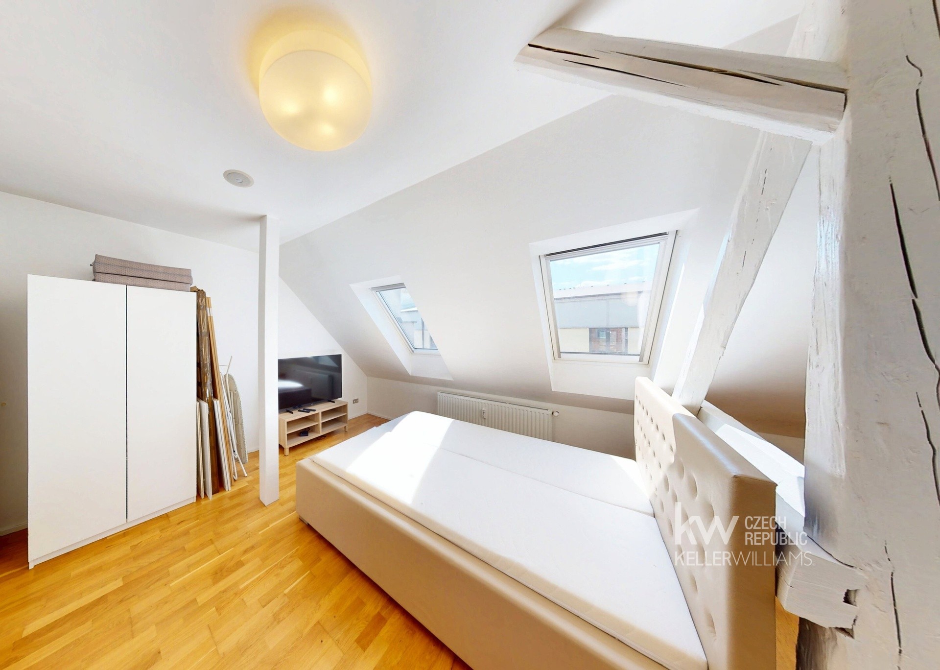 LOŽNICE/ BEDROOM