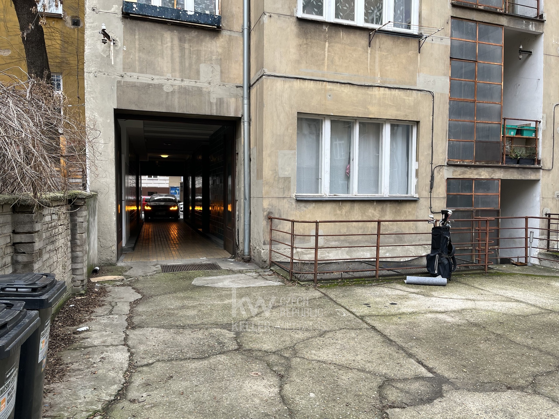 Garáž Šternberkova- Vrzáková & Boháč