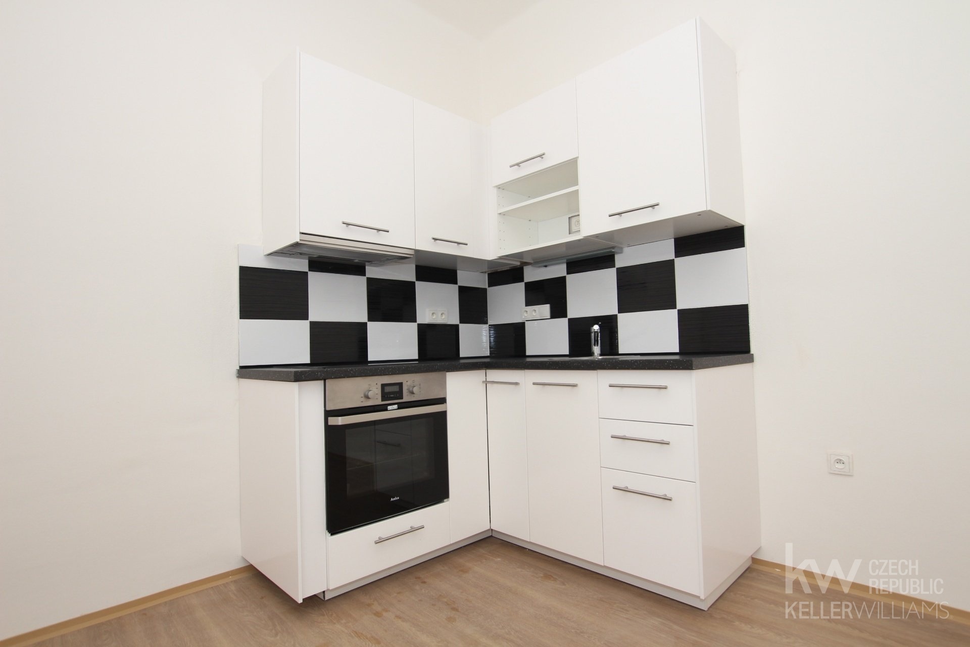 pronajem-byty-2-1-845-m2-balkon-25-m2-tabor-centrum-img-1889-f2af0f