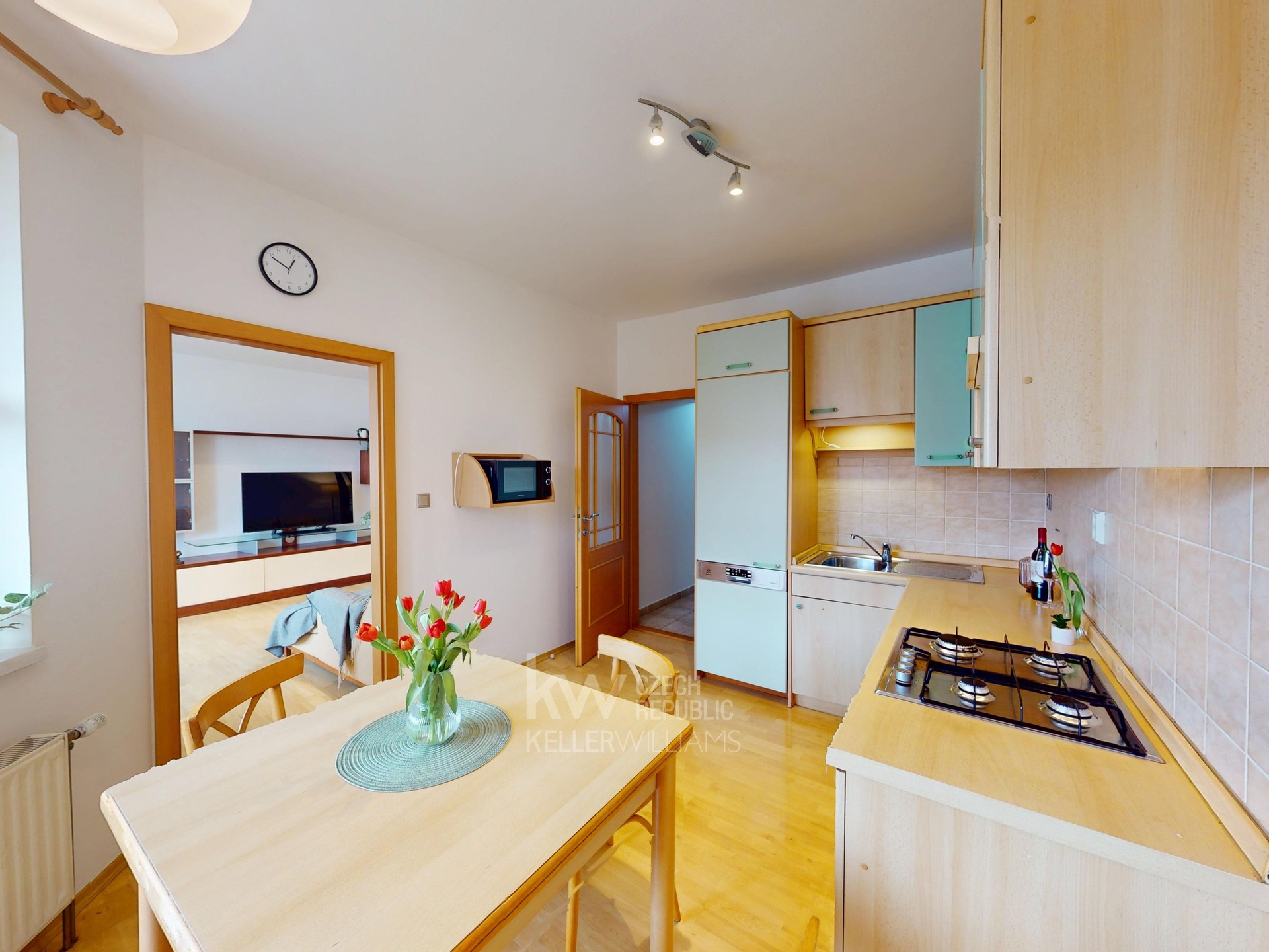 Pod-Vsi-256-Annelie-Herz-03272025_133426