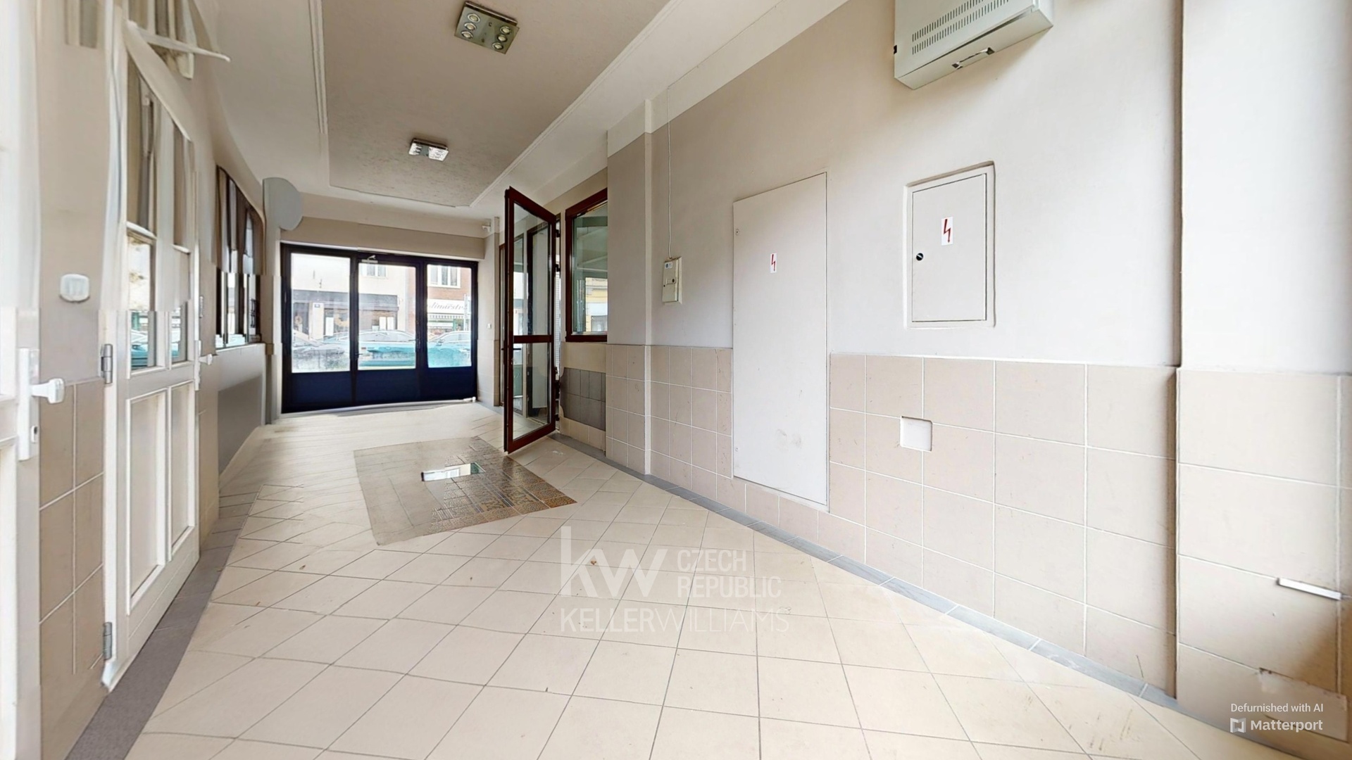 Entrance-Defurnished-2