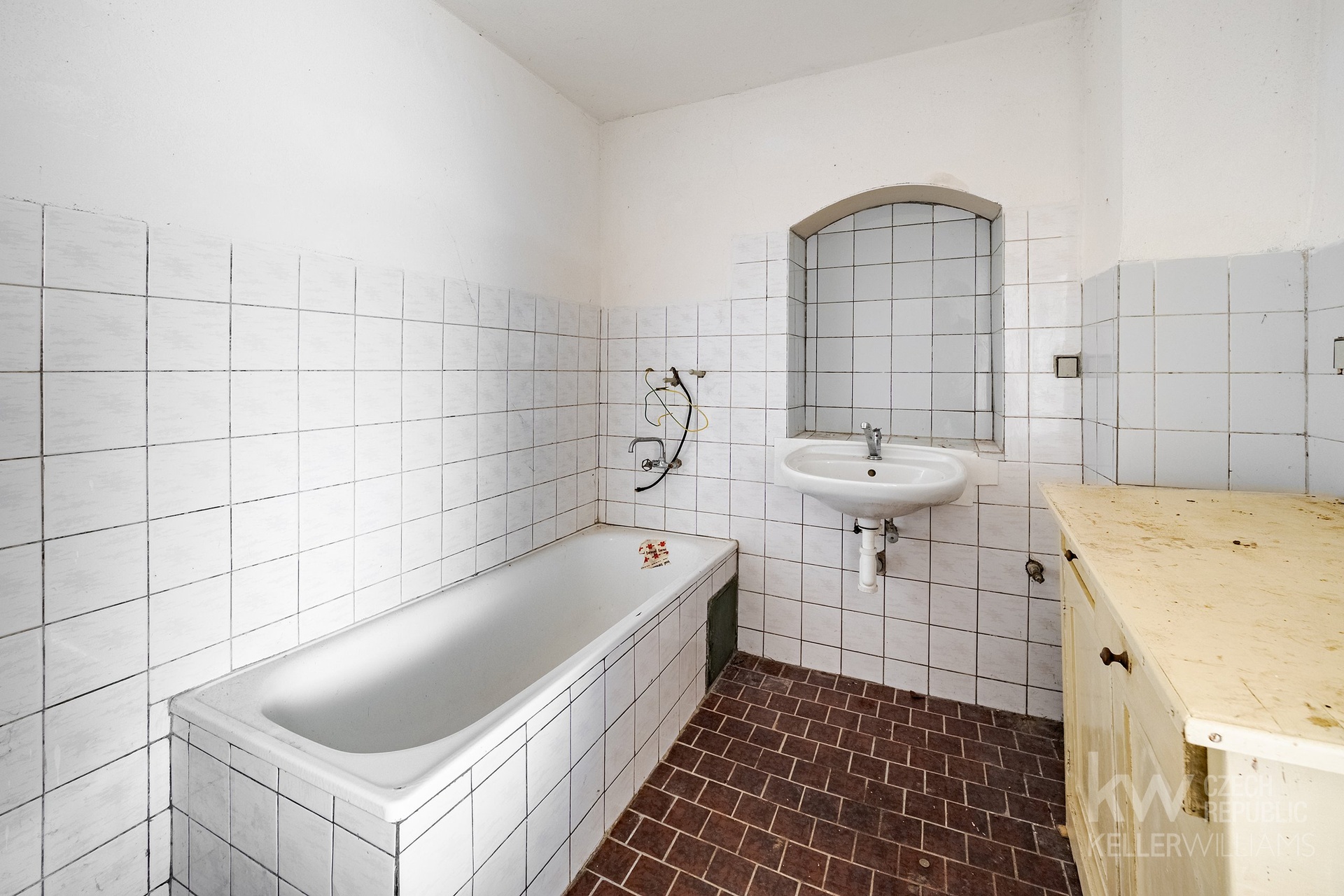P1813353-HDR
