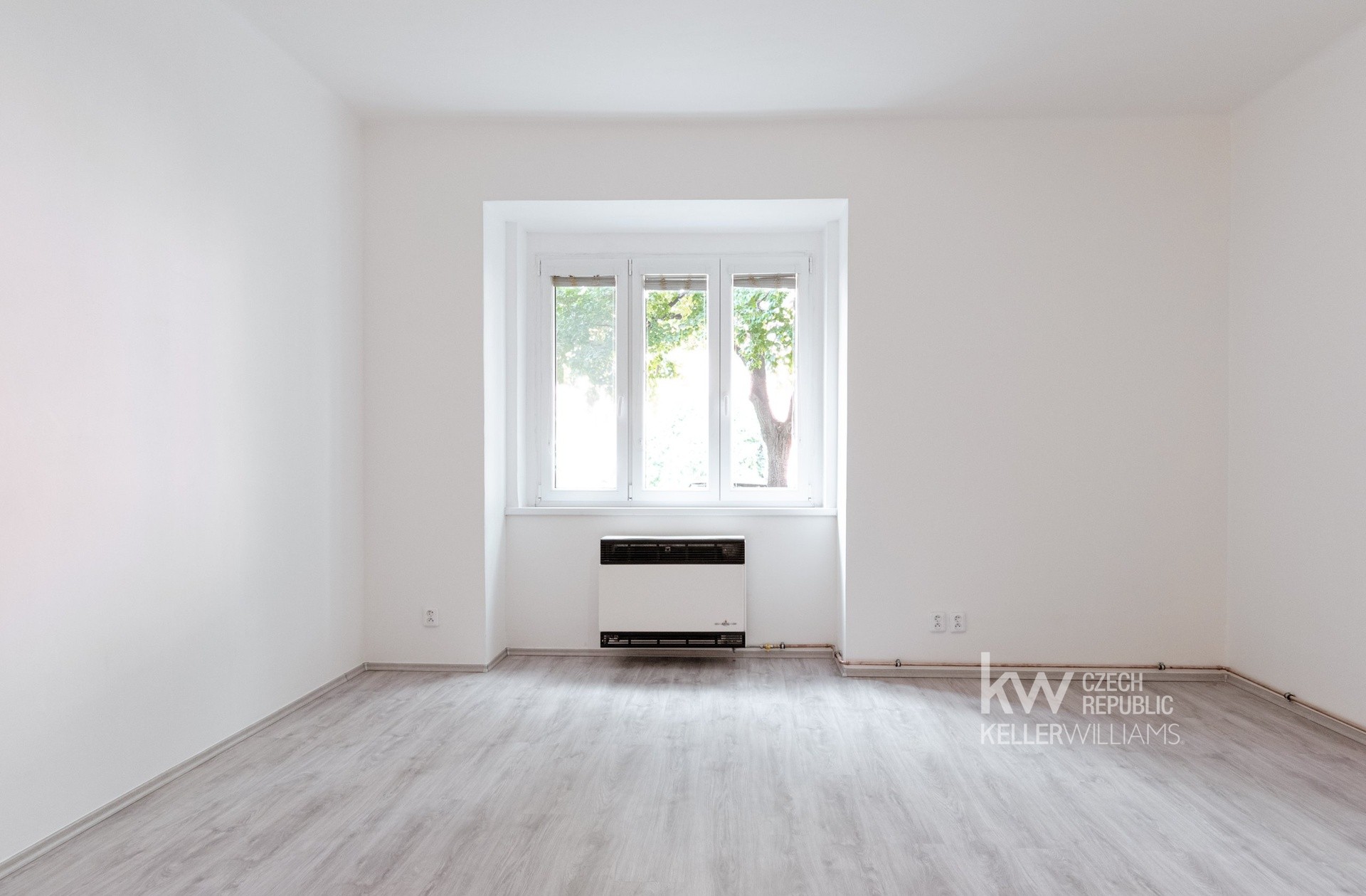 HUD_2247-2-HDR