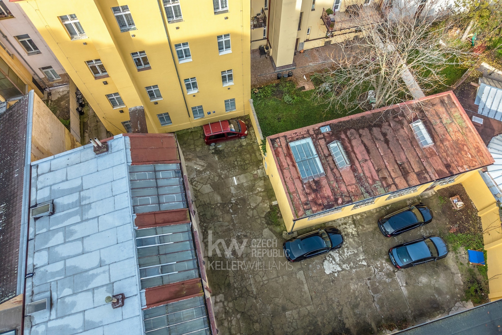 parkovací stání na dvoře