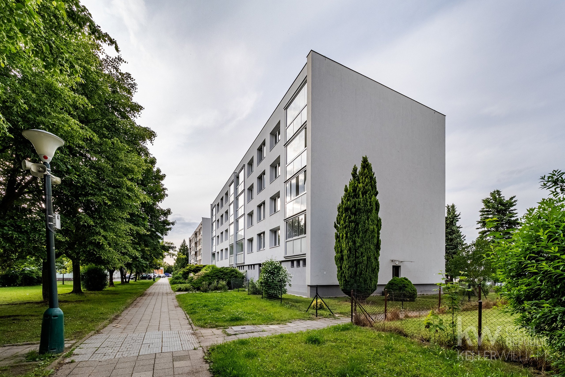 P1946833-HDR