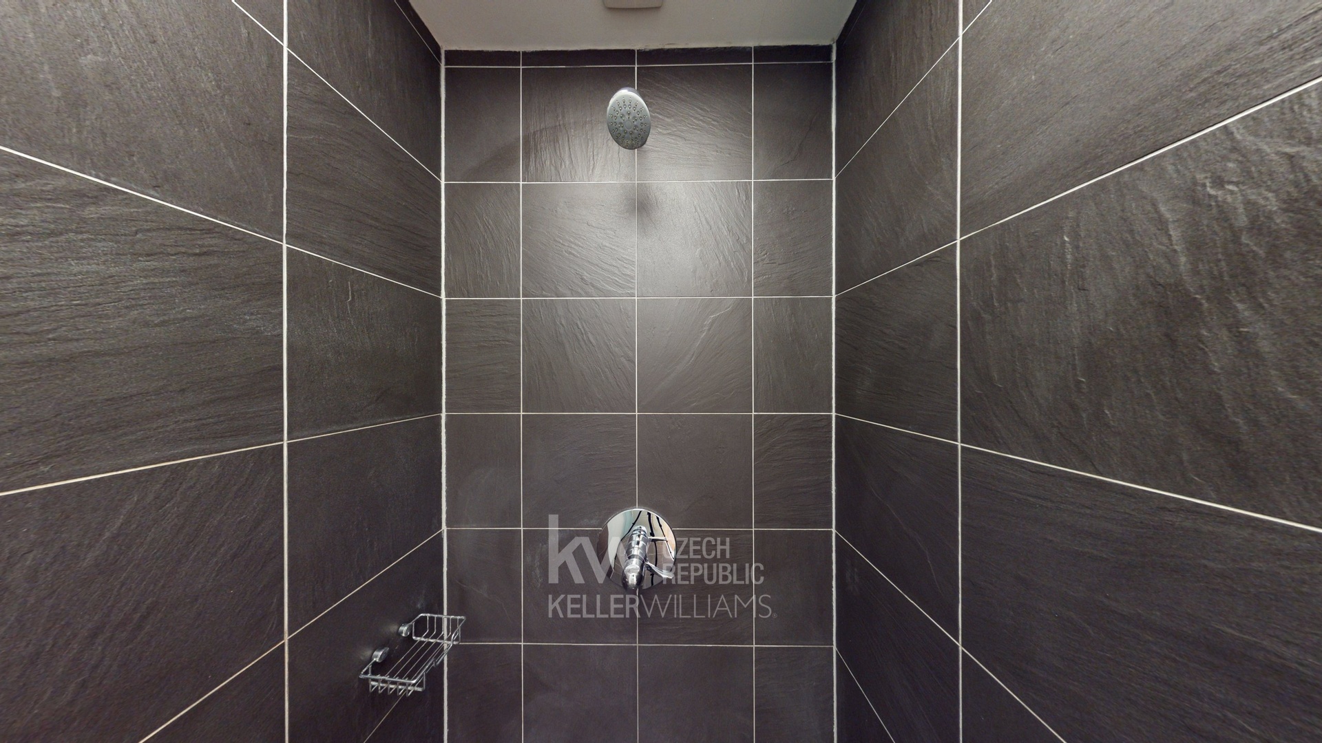 Koupelna se sprchovým koutem/ Bathroom with the shower