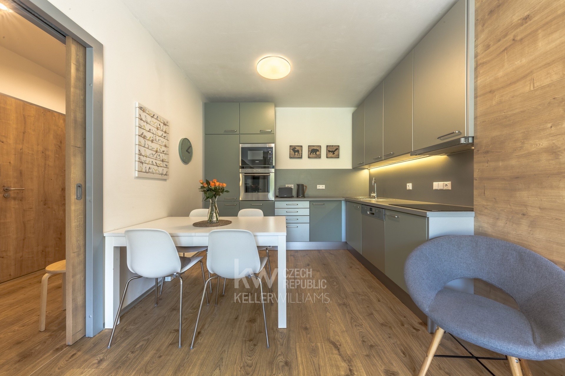 Obývací pokoj s kuchyňským koutem