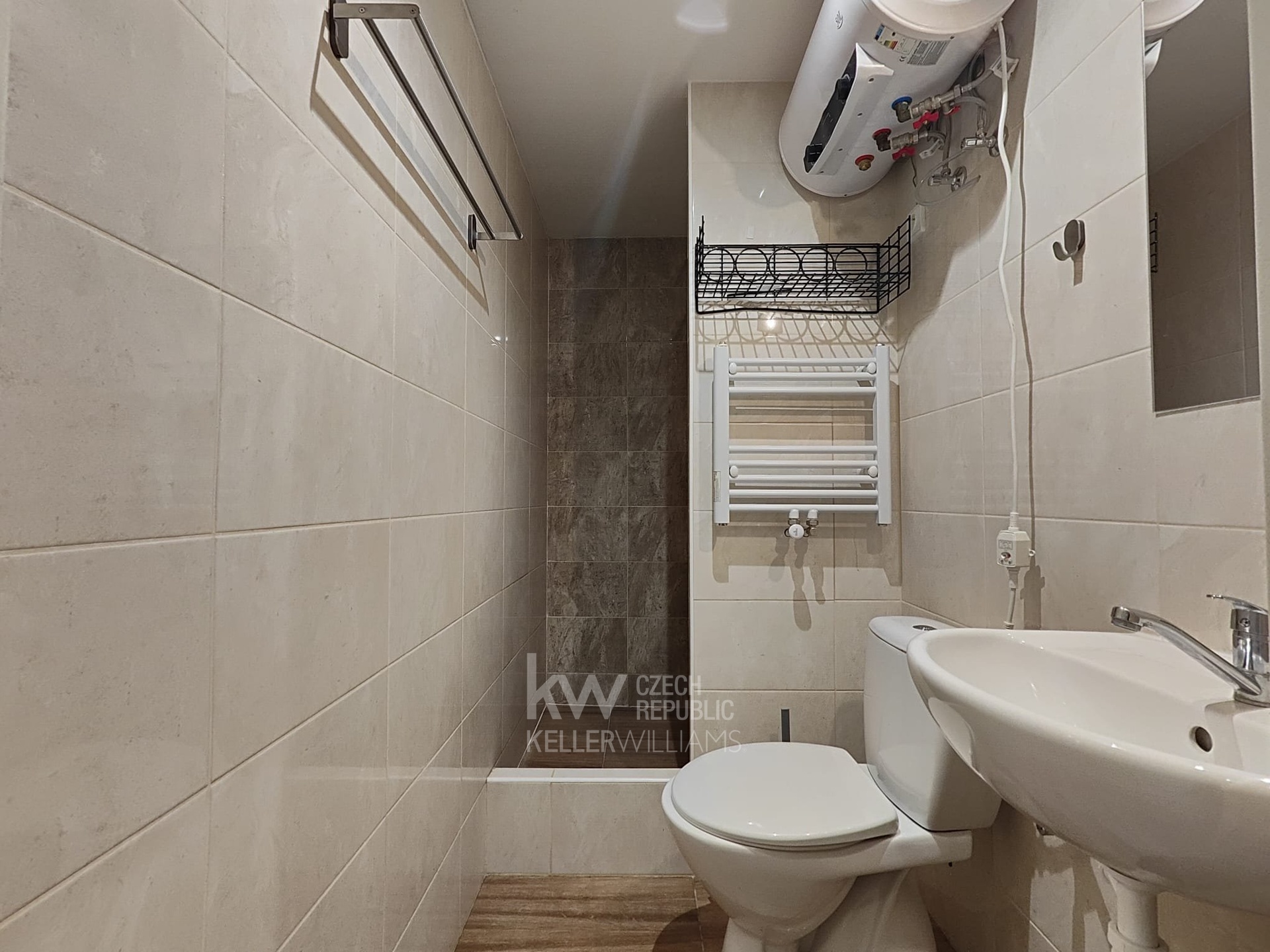 WhatsApp Image 2025-11-20 at 09.25.32 (2)