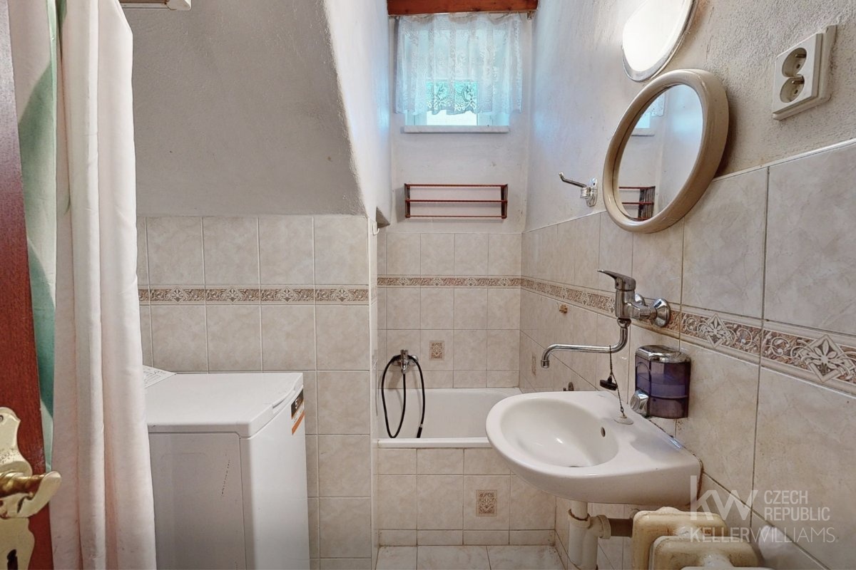 White Brown Professional House Sale Facebook Post (866 x 560 px) (866 x 560 px) (1200 x 800 px)-5