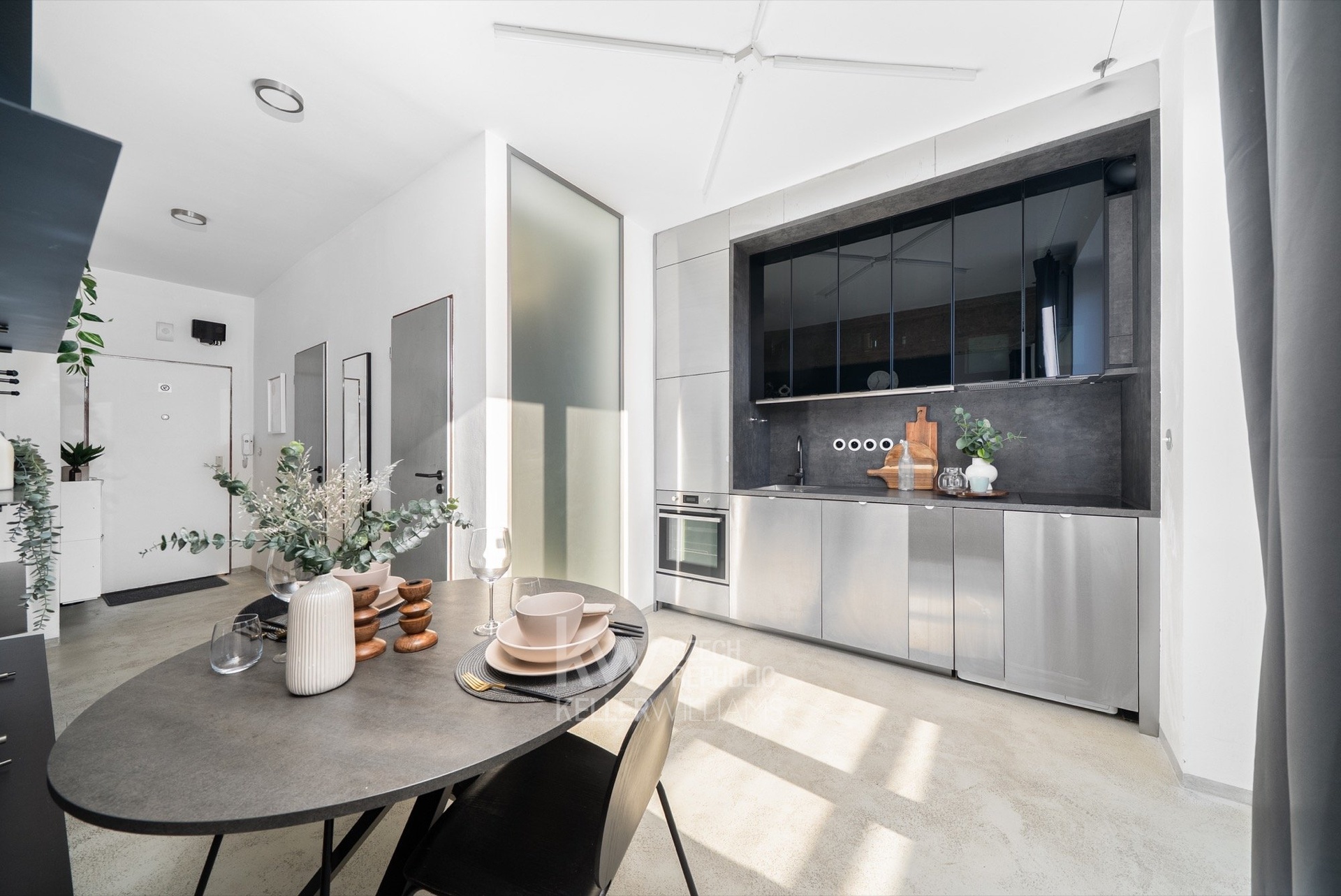 Jídelní místnost + KK