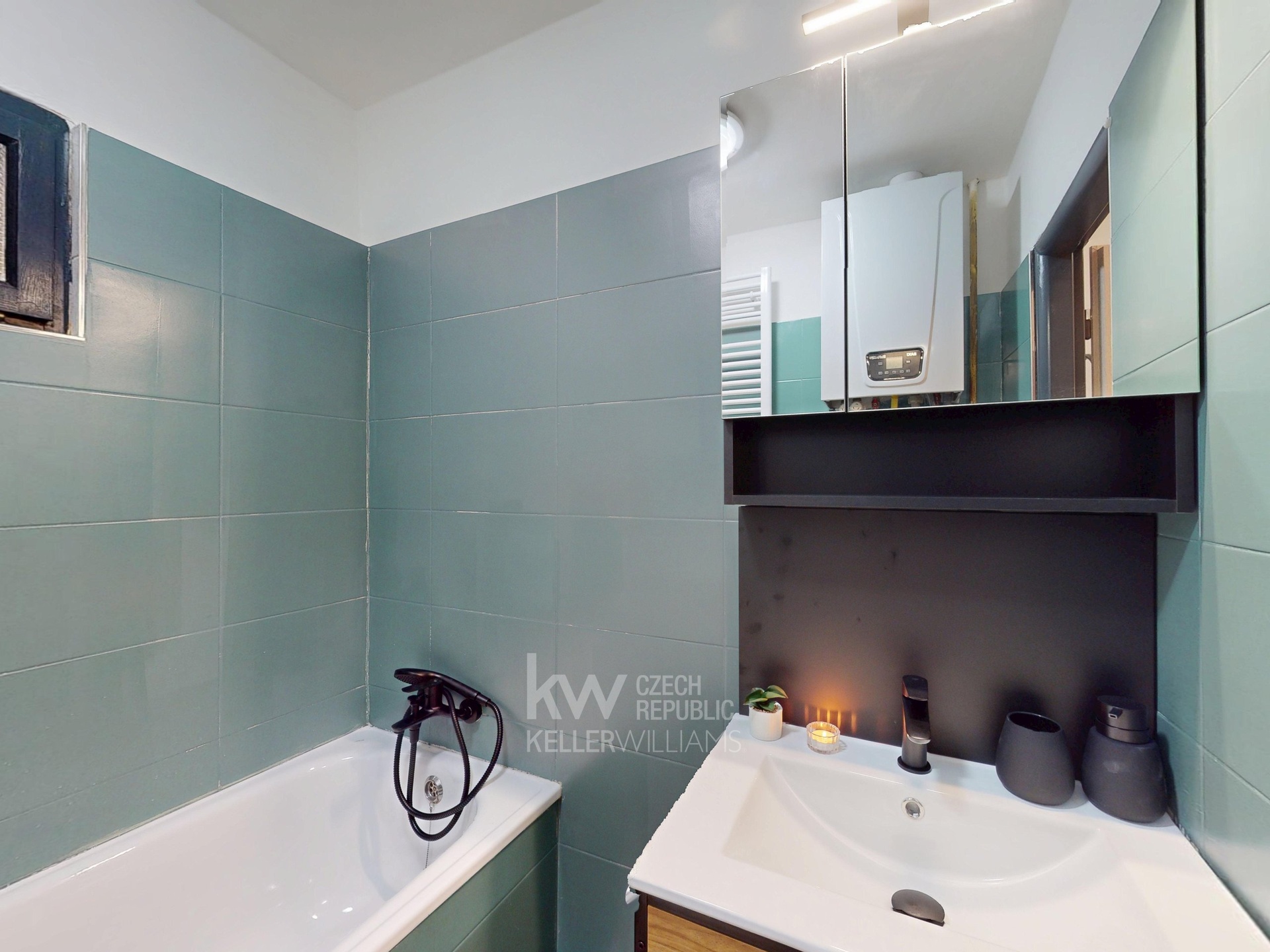 Annelie-Zerotoninova-03052026_144835