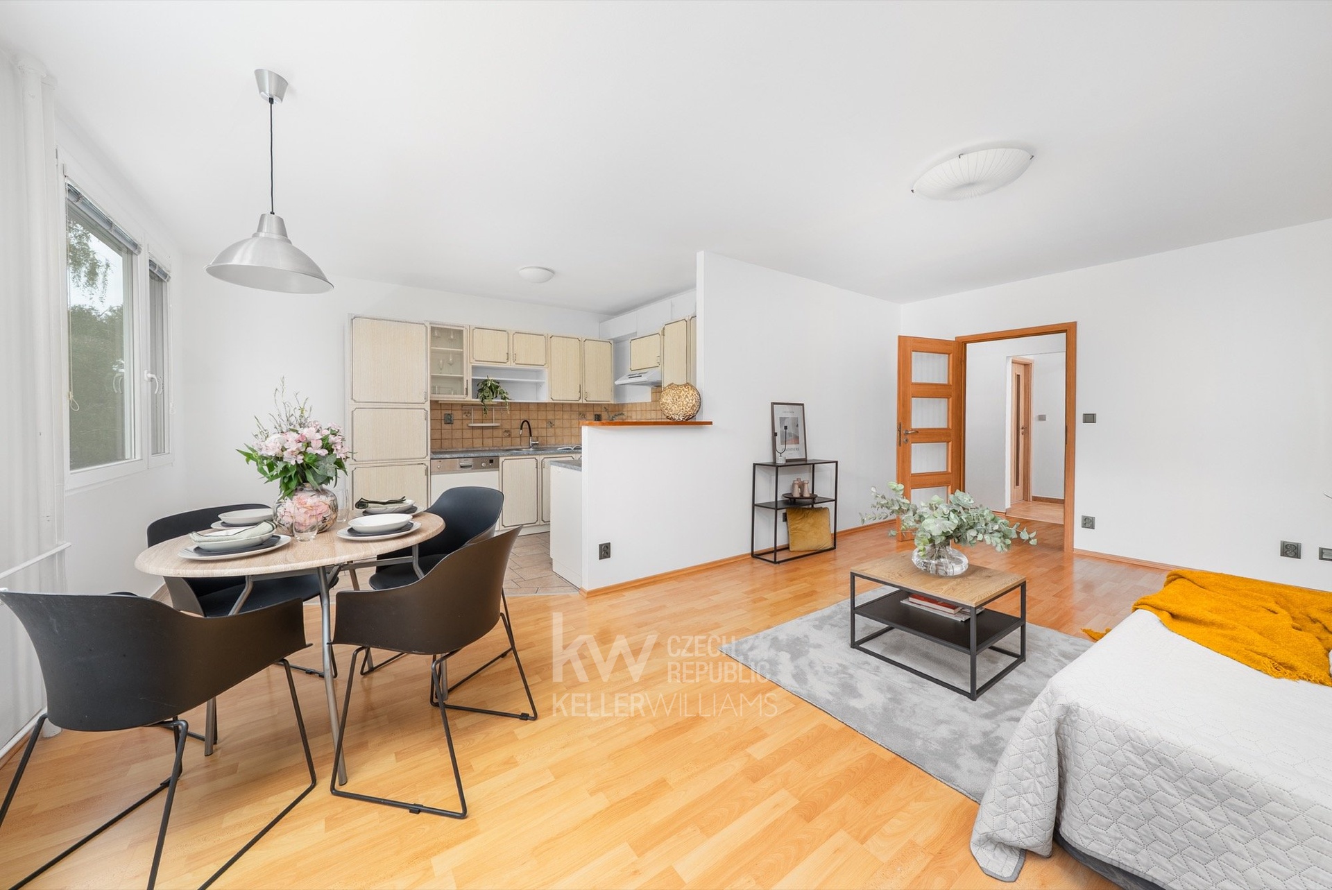 obývací pokoj + kk