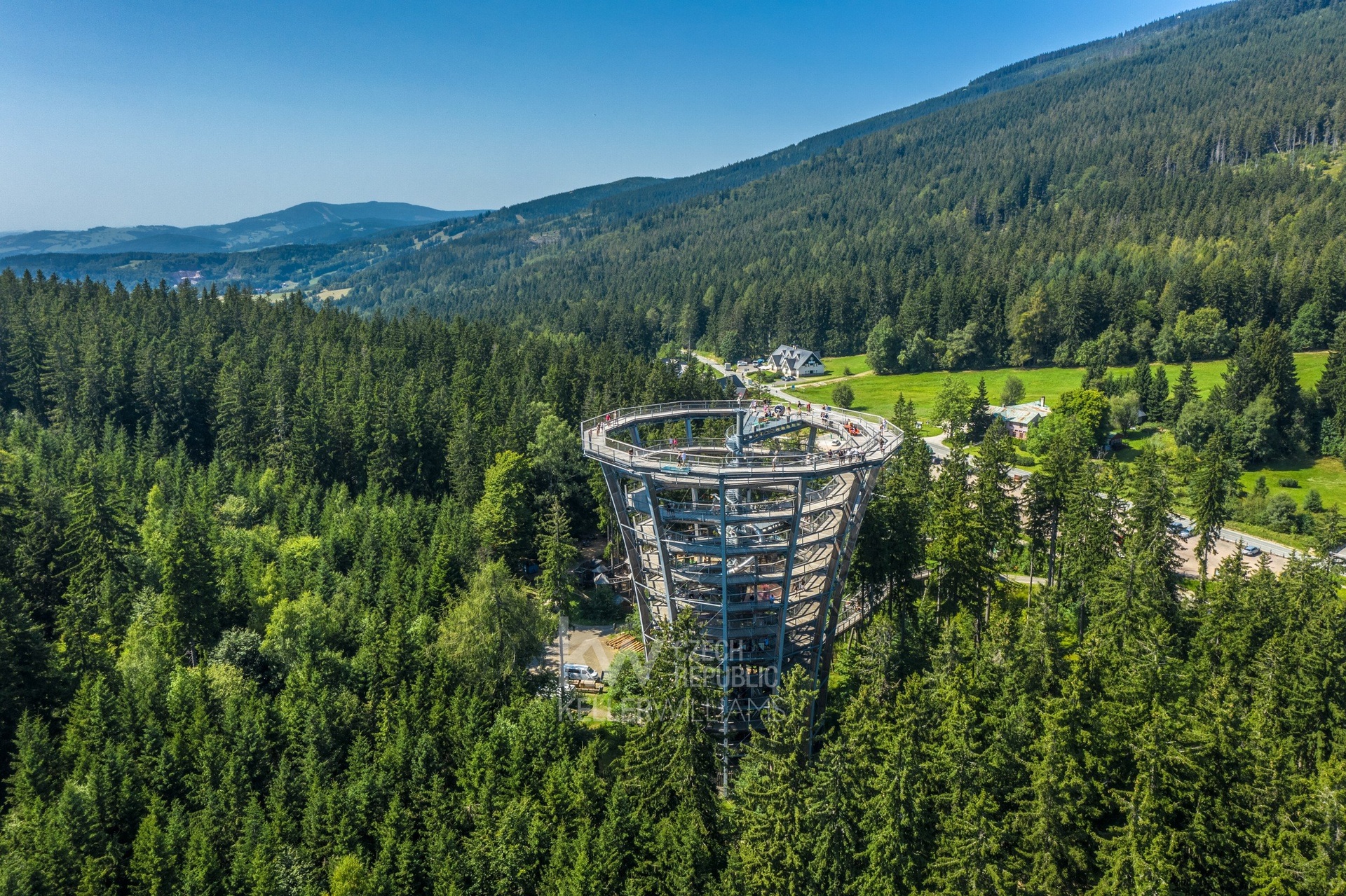 Stezka korunami stromů