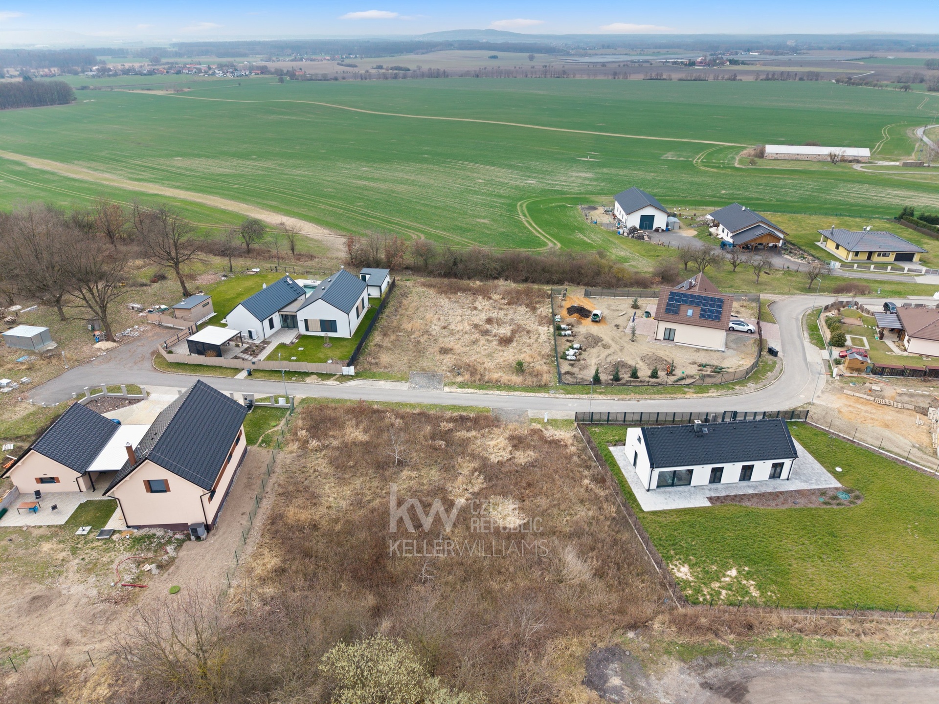 Pohled na pozemek směrem na západ