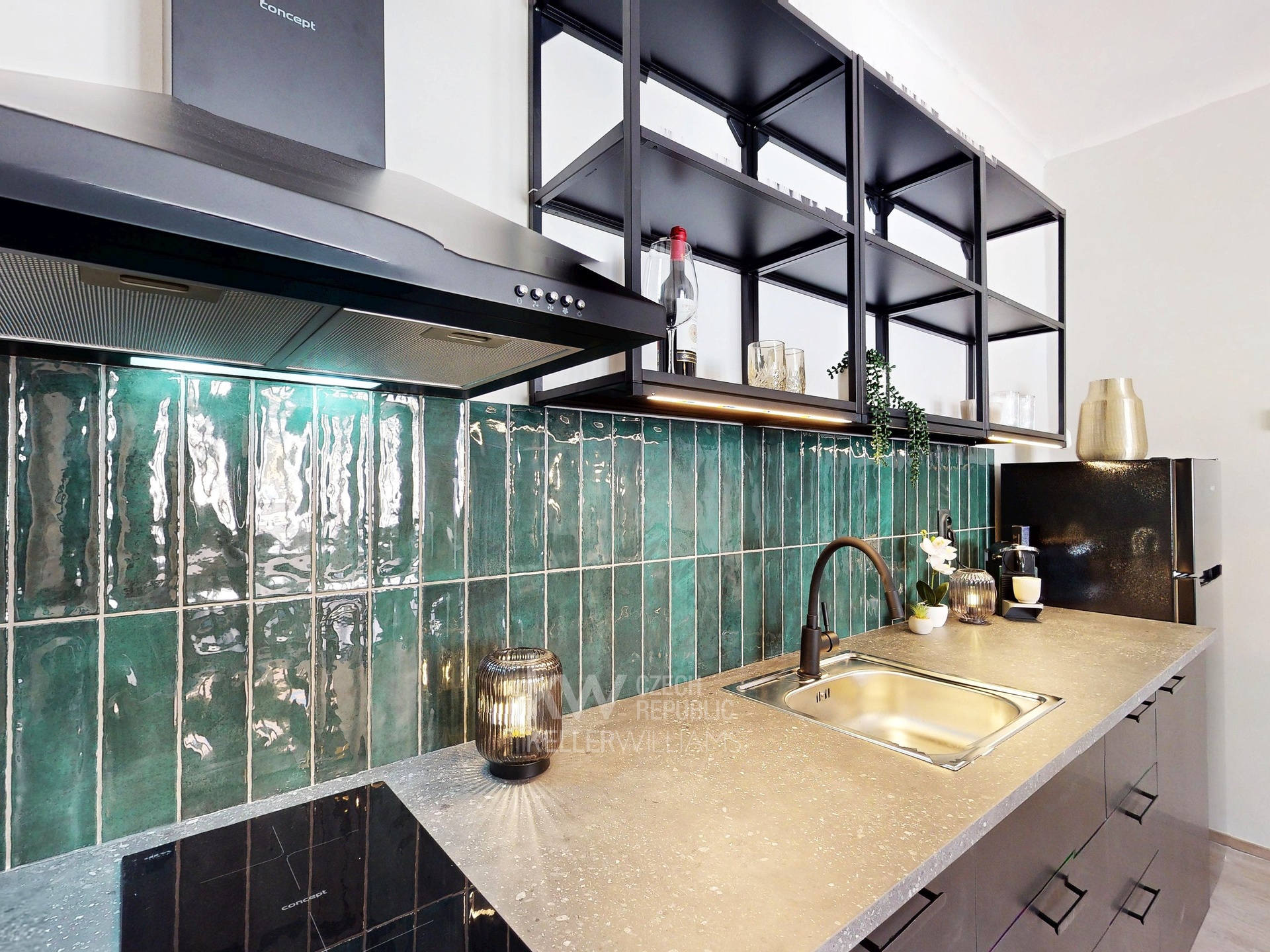 Annelie-Zerotoninova-03052026_144010