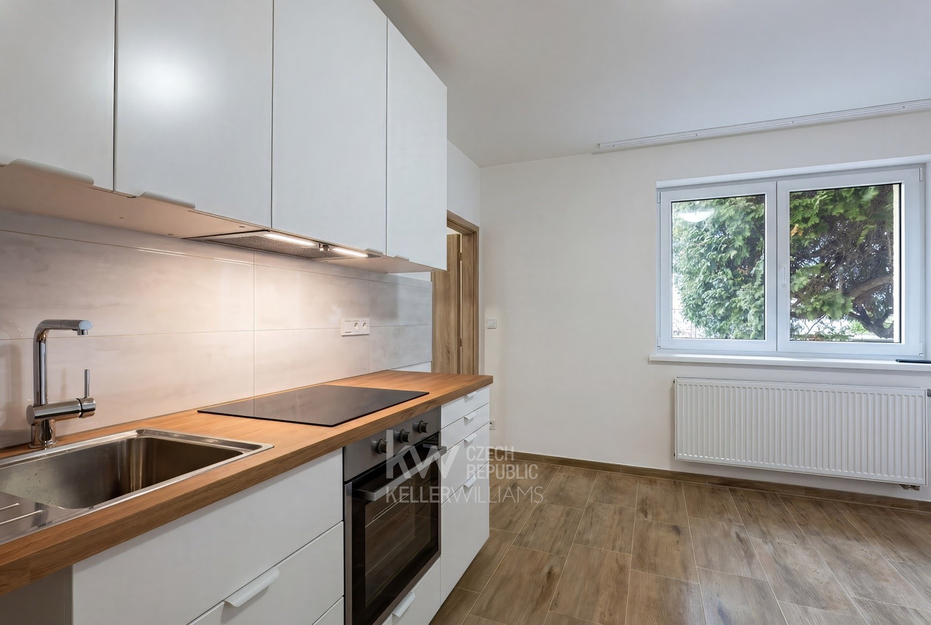 Kuchyňský kout & obývací pokoj