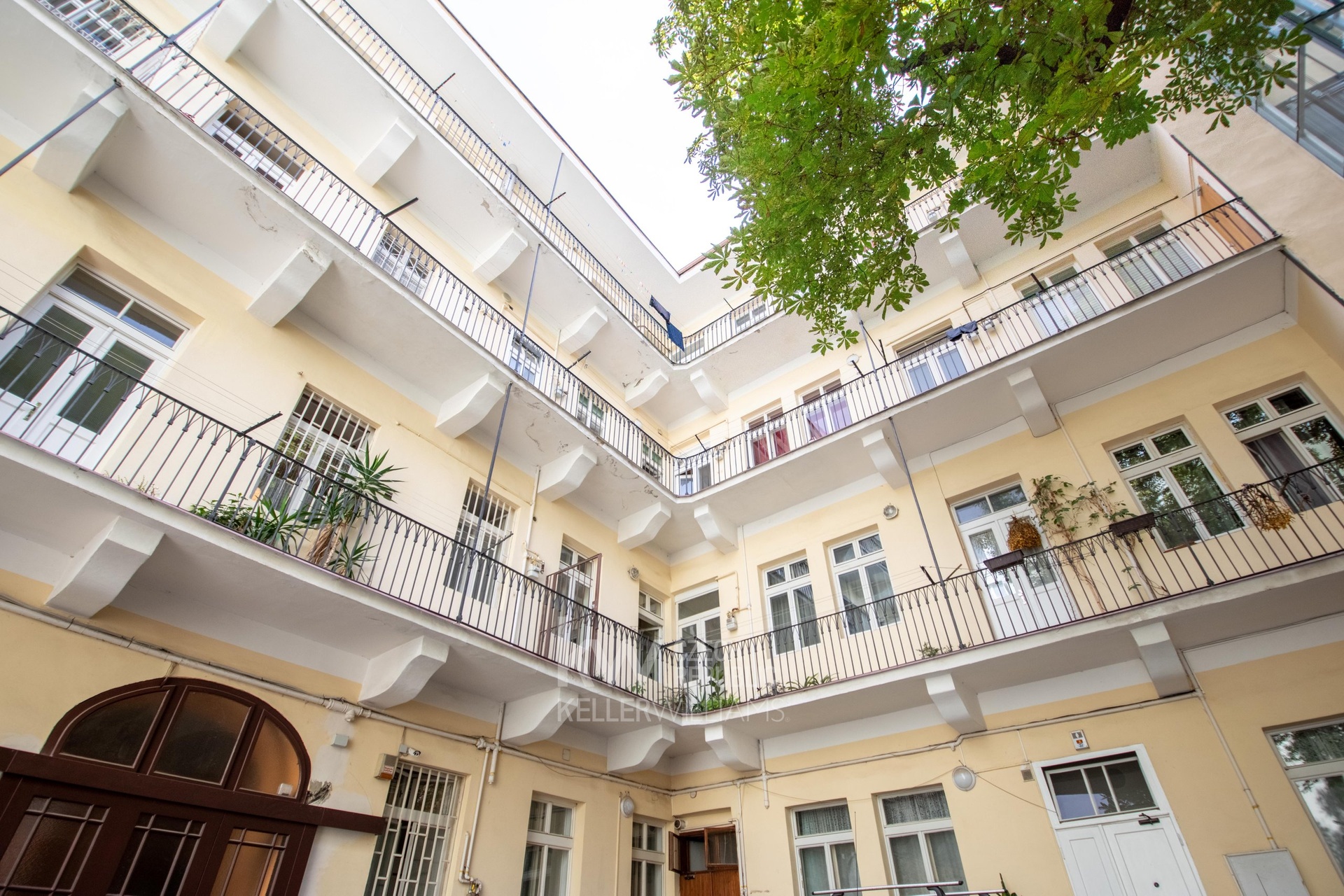 Budova/Building