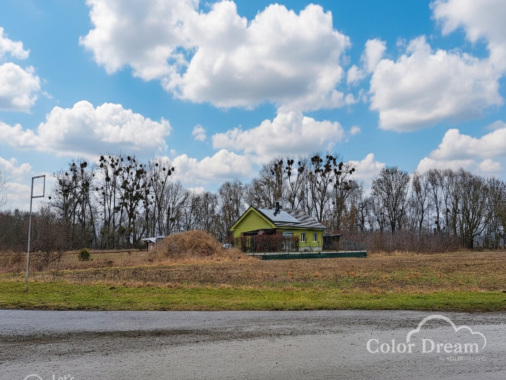 pohled přes silnici