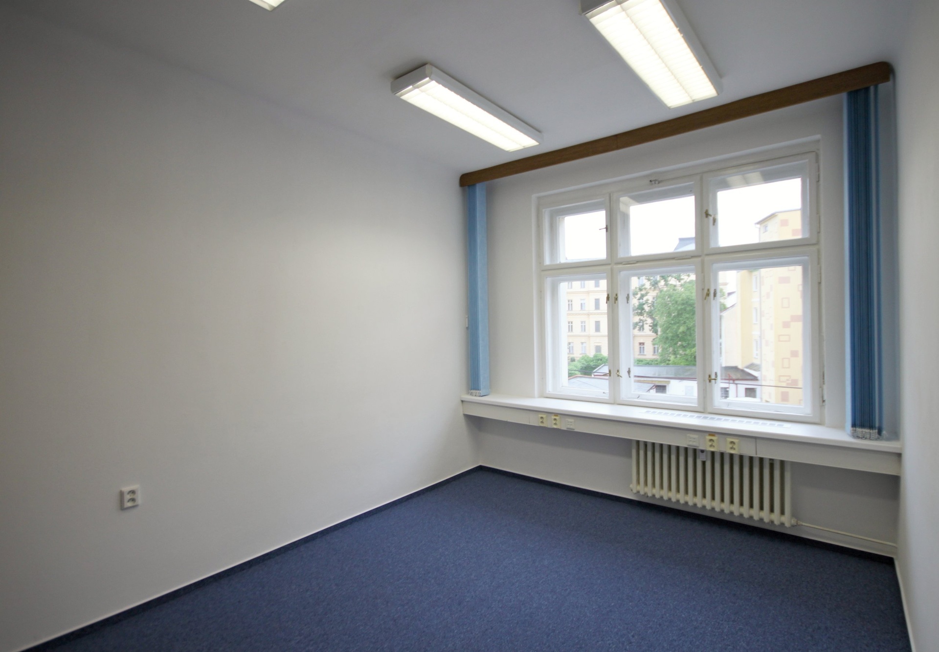 Kancelář malá č. 320