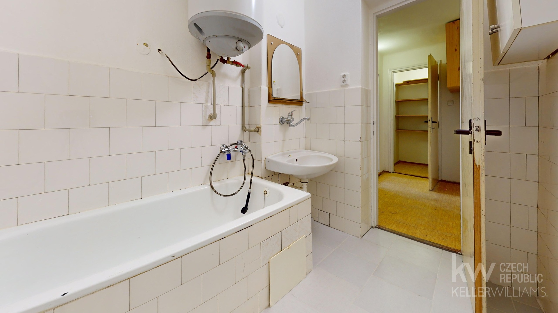 12. Pronajem-2kk-9-Kvetna-Tabor-Bathroom