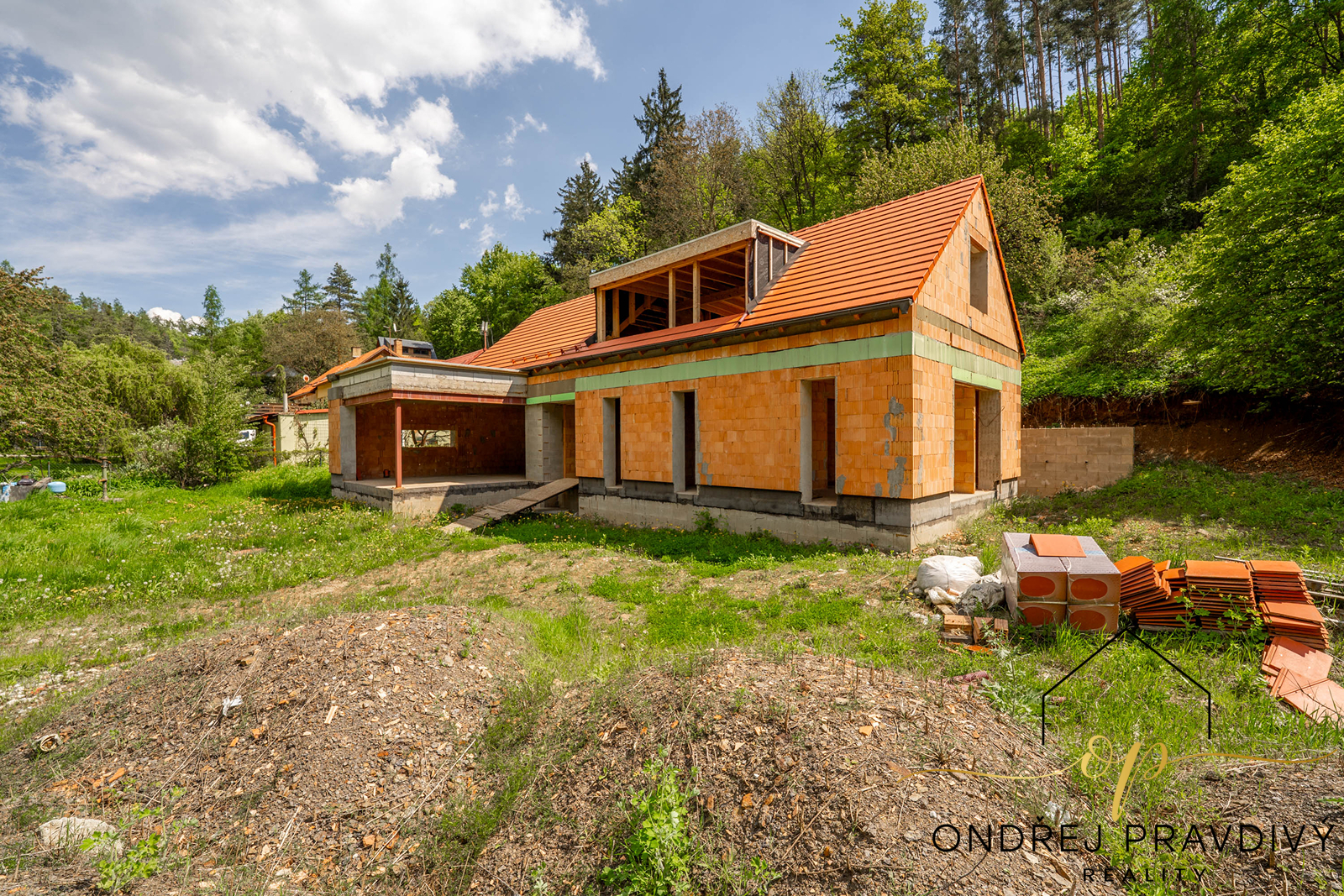 ROZESTAVĚNÁ STAVBA