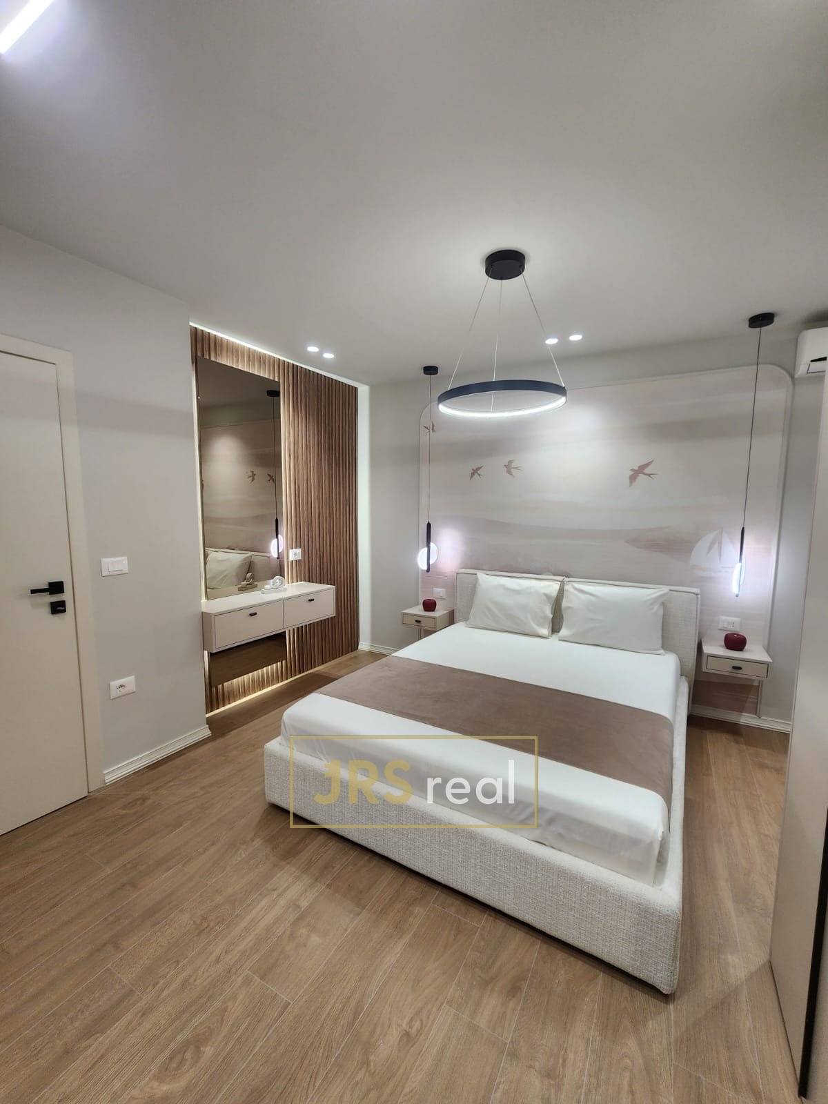 WhatsApp Image 2025-12-11 at 20.17.50 (1)